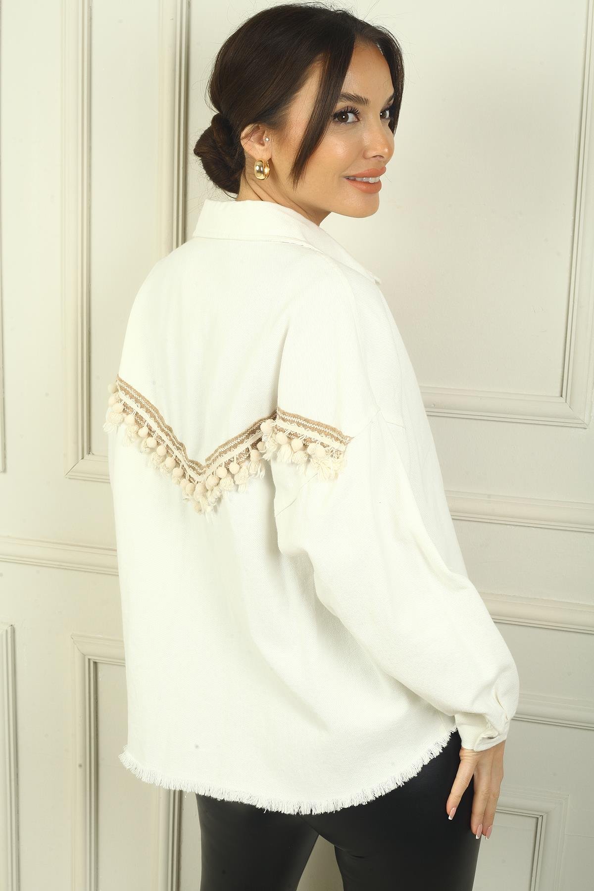 S-24Y2800023Kadın Arkası Etnik Şeritli Püsküllü Önü Metal Düğmeli Tek Cepli Gömlek