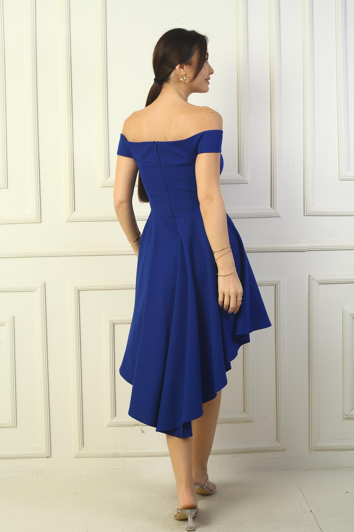 S-24Y3050010Kadın Madonna Yaka Ön Kısa Arka Uzun Astarlı Kloş Krep Kısa Elbise