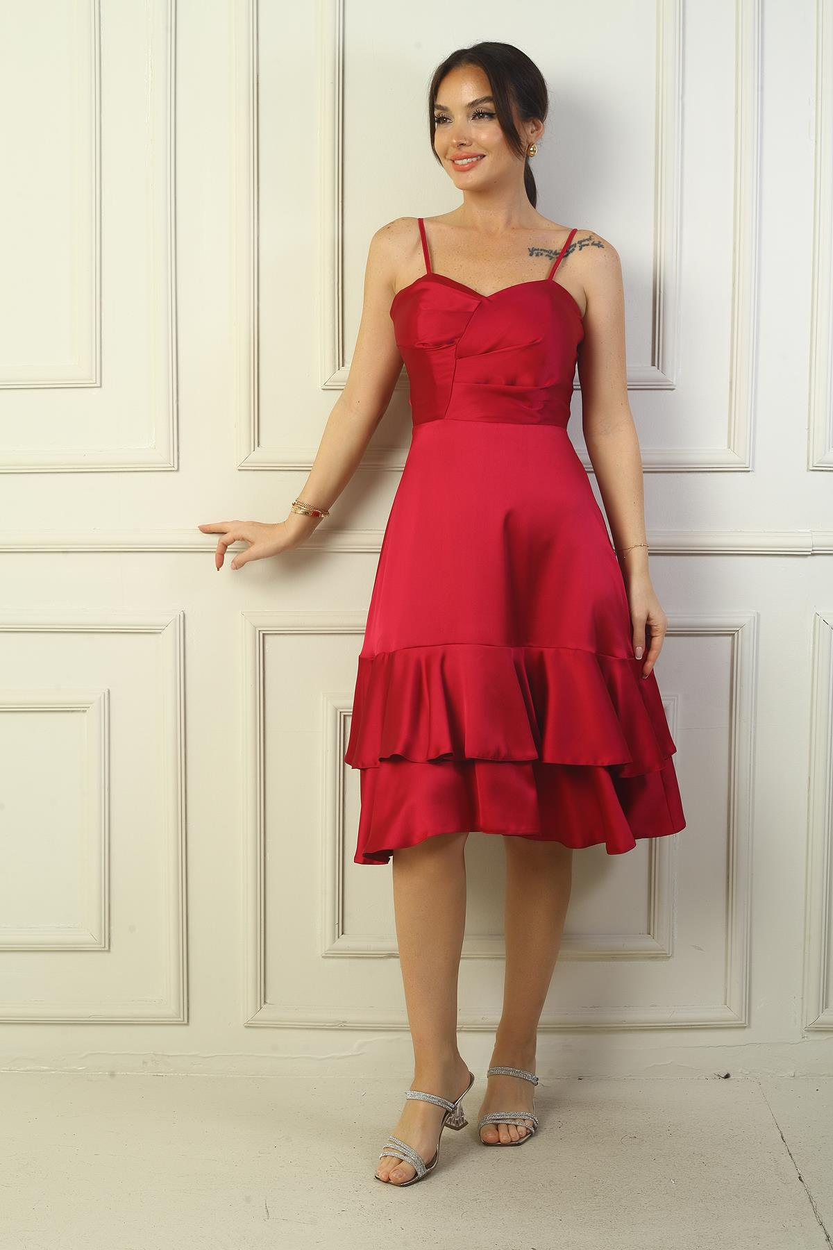 S-24Y3050013Kadın İp Askılı Önü Drapeli Astarlı Eteği Çift Kat Volanlı Saten Elbise