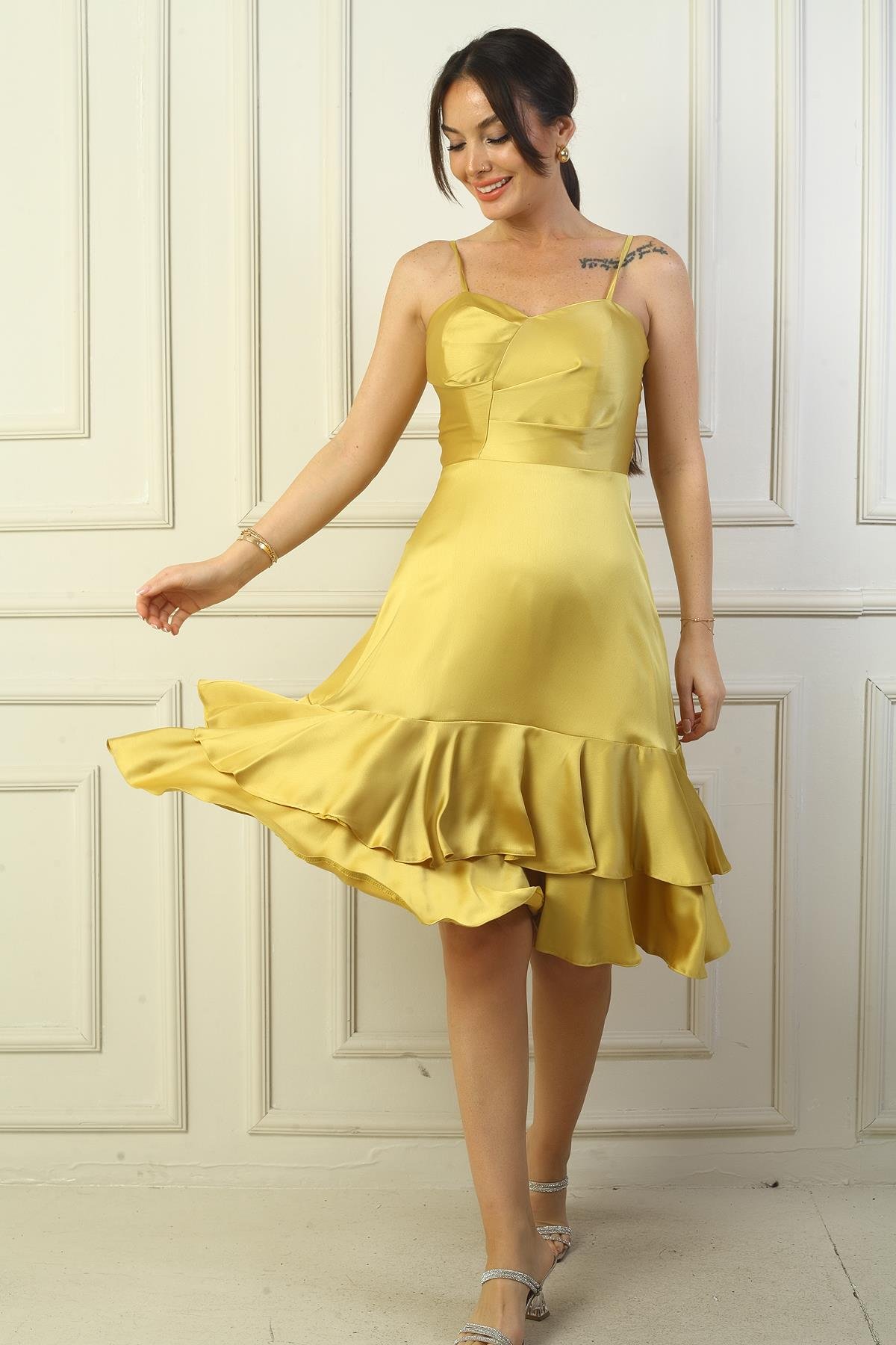 S-24Y3050013Kadın İp Askılı Önü Drapeli Astarlı Eteği Çift Kat Volanlı Saten Elbise