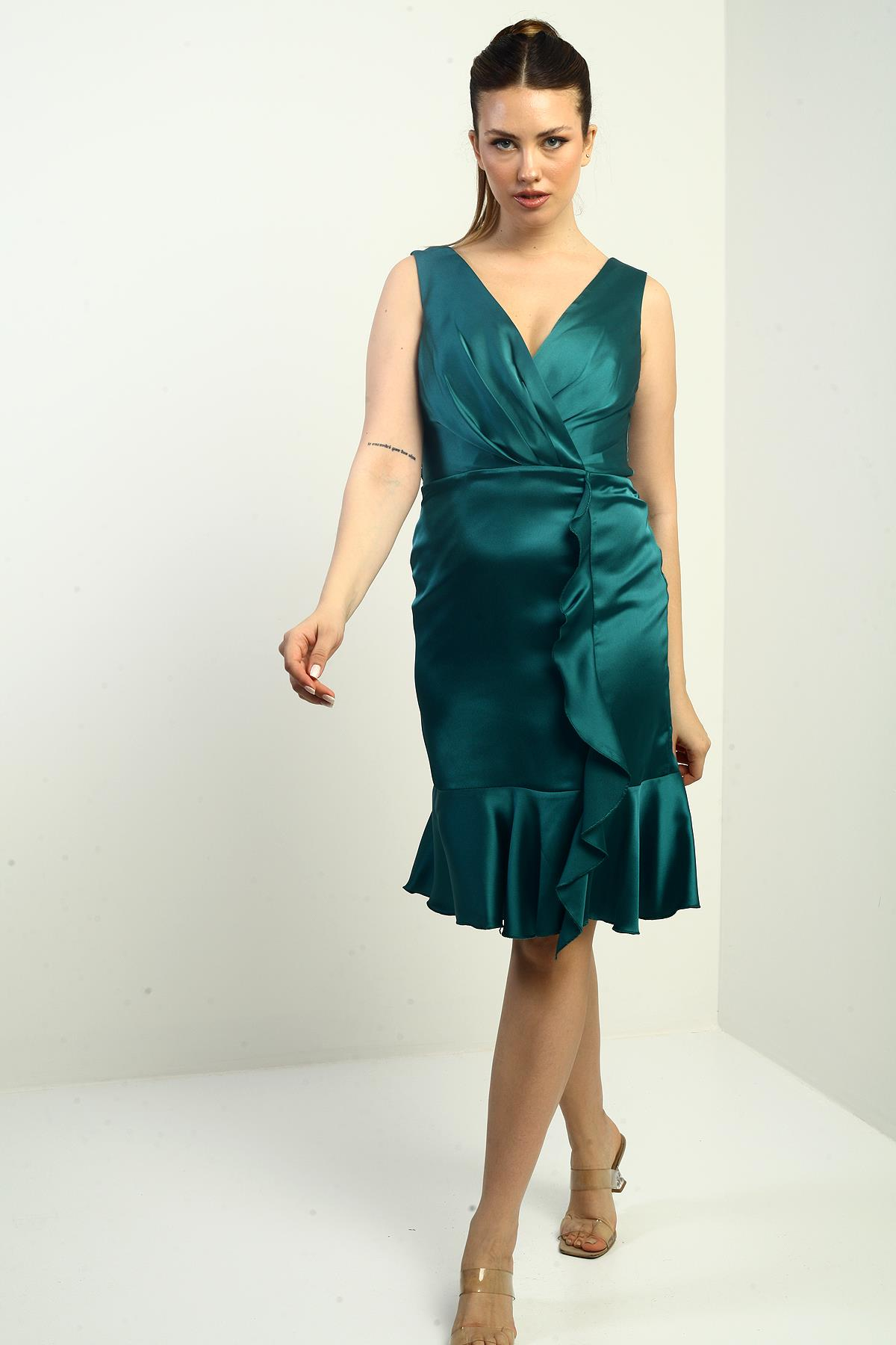 S-24Y3050015Kadın Kruvaze Yaka Astarlı Önü Drapeli Önü Volanlı Saten Kısa Elbise