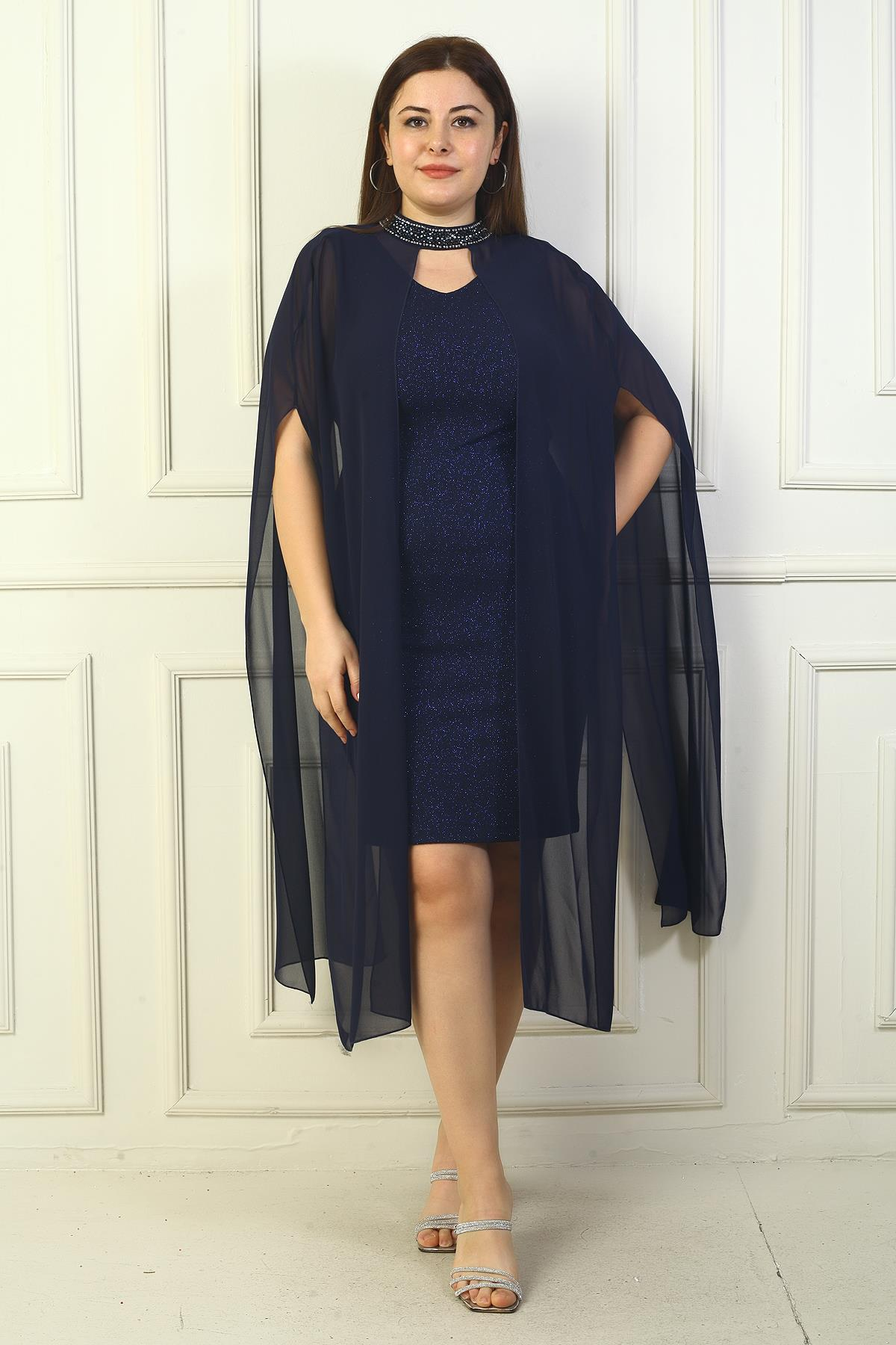 S-24Y3050026Kadın V Yaka Astarlı Üstü Şifon Pelerinli Büyük Beden  Simli Elbise