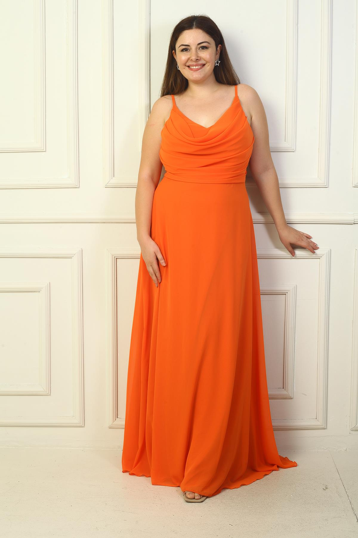 S-24Y3800005Kadın İp Askılı Önü Drapeli Astarlı Büyük Beden Uzun Şifon Elbise