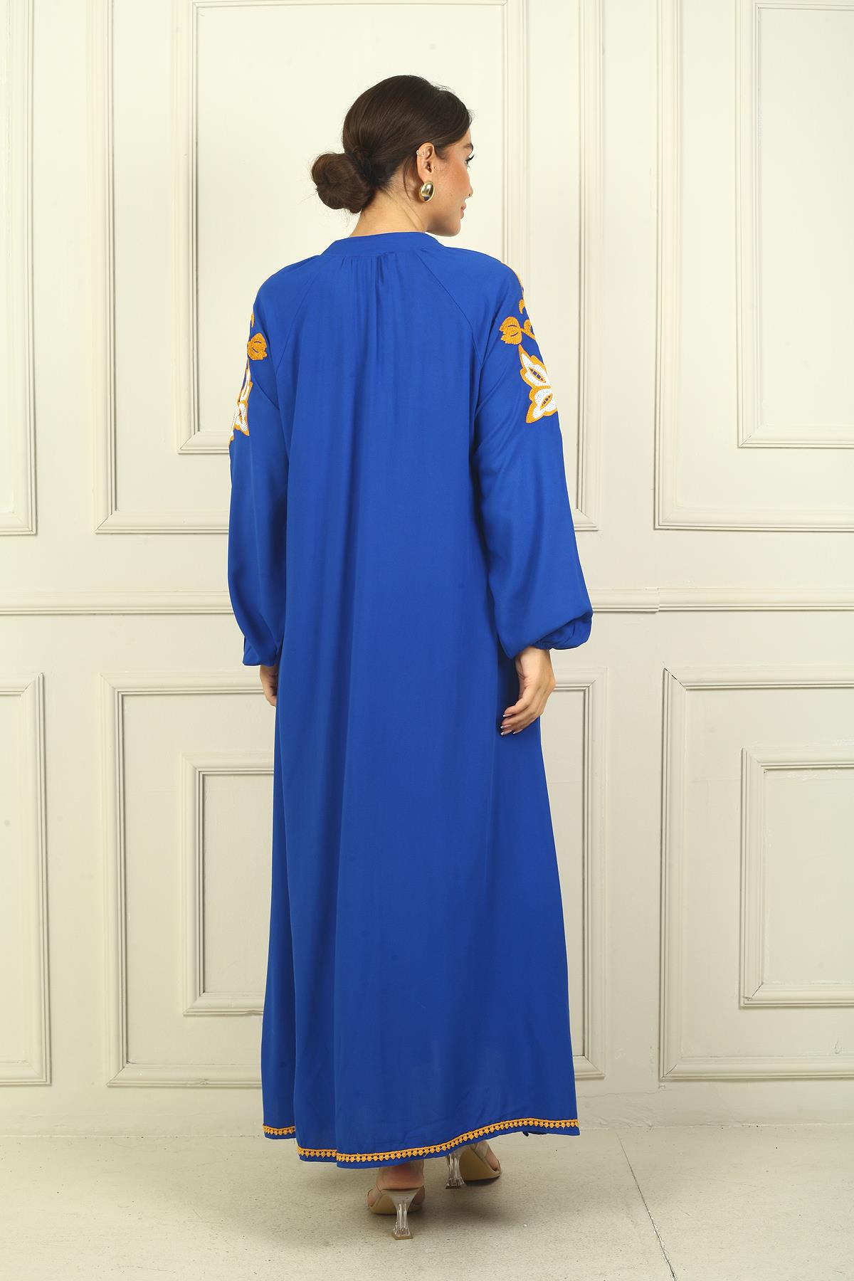 S-24Y3880023Kadın Yaka Bağcıklı Kelebek Nakışlı Kol Uçları Lastikli Rahat Kalıp Uzun Viskon Elbise