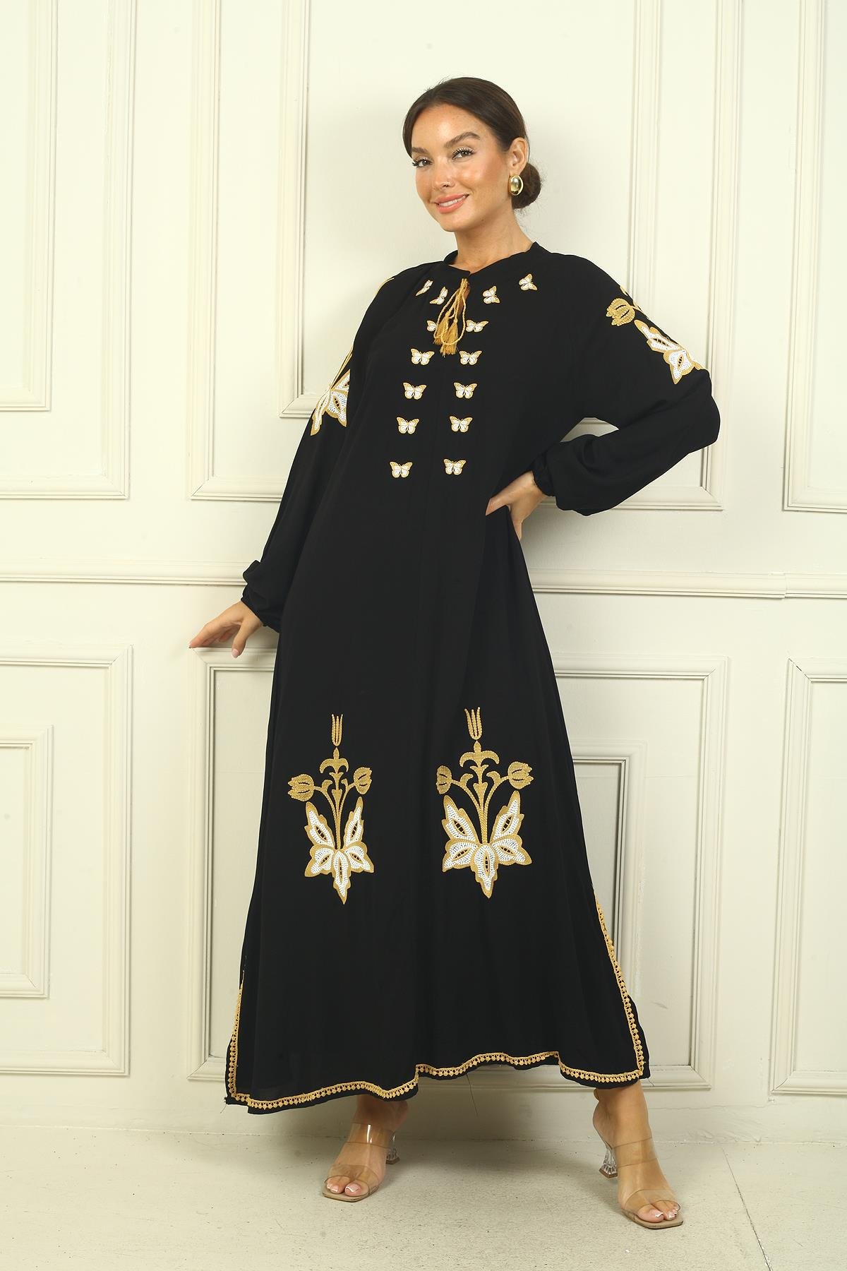 S-24Y3880023Kadın Yaka Bağcıklı Kelebek Nakışlı Kol Uçları Lastikli Rahat Kalıp Uzun Viskon Elbise