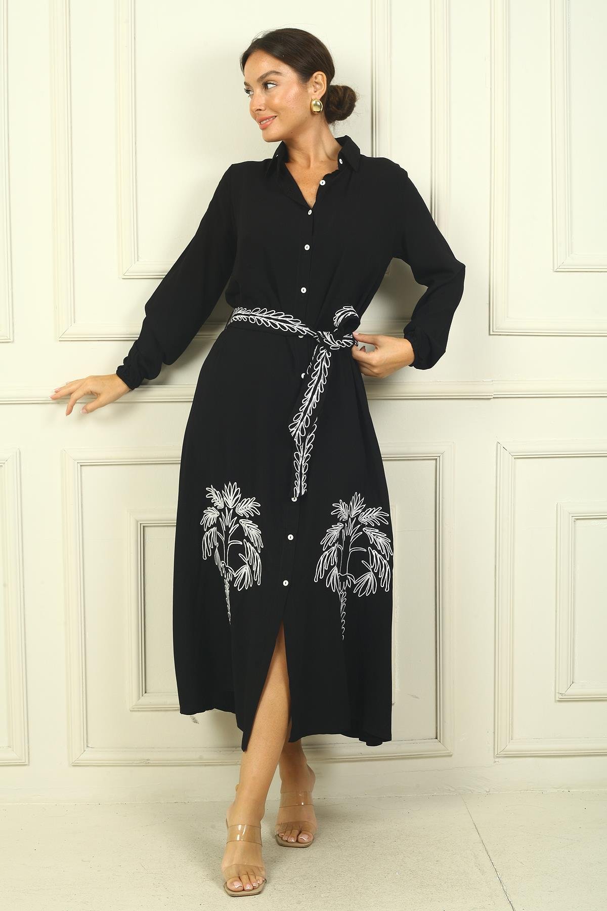 S-24Y3880027Önü Düğmeli Eteği Palmiye İşlemeli Gömlek Yaka Elbise