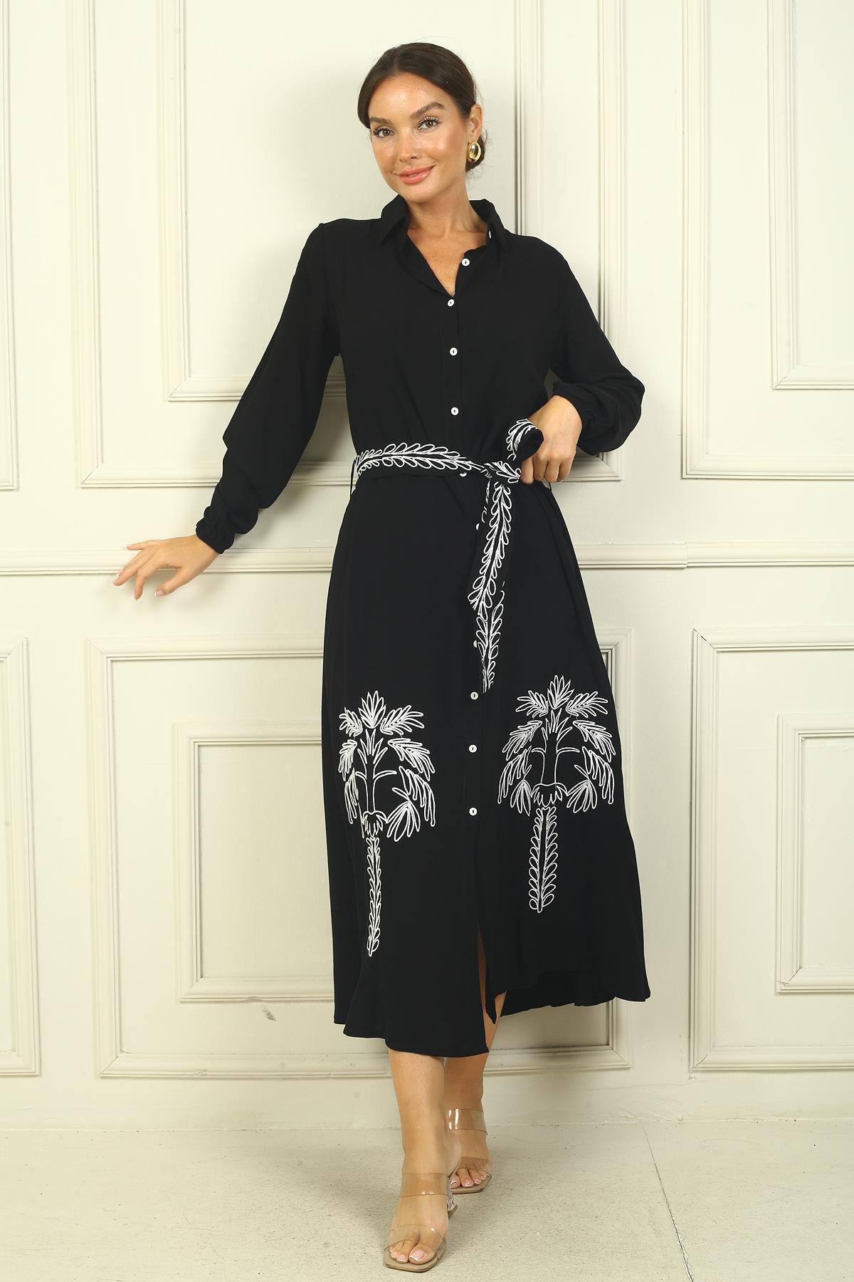 S-24Y3880027Önü Düğmeli Eteği Palmiye İşlemeli Gömlek Yaka Elbise