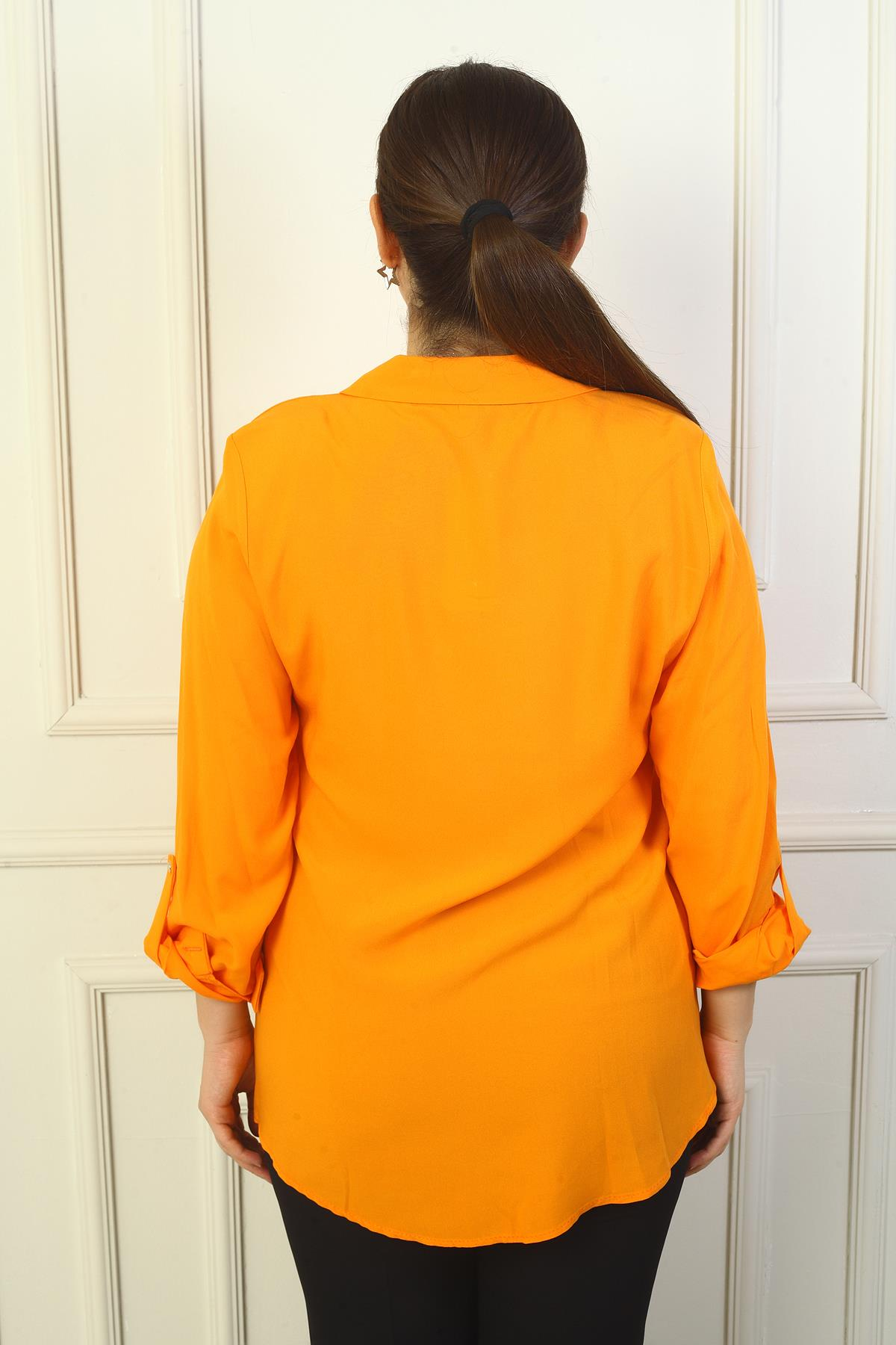 S-24Y4040022Kadın Kelebek Taşlı Kol Katlamalı Büyük Beden Viskon Gömlek