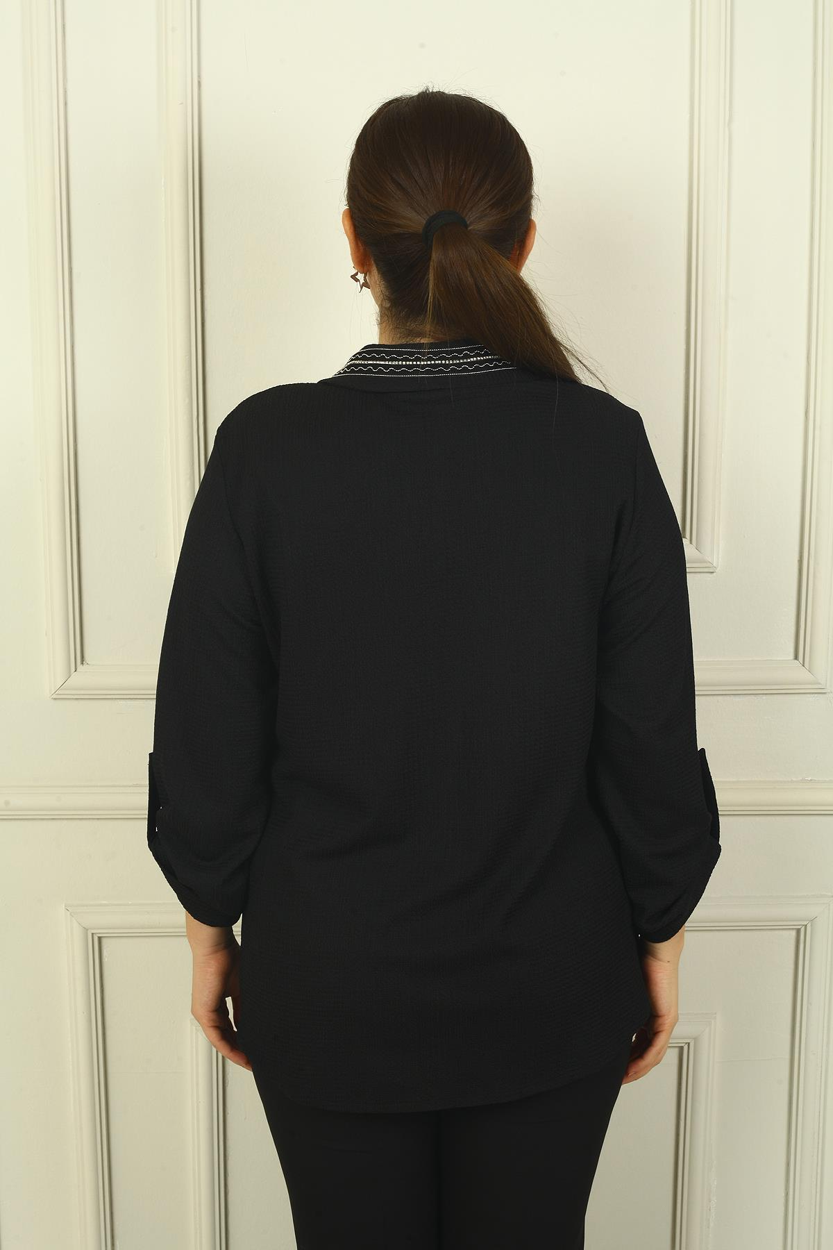 S-24Y4040024Kadın Kol Katlamalı Yaka Ve Cebi Şeritli Büyük Beden Gofre Gömlek