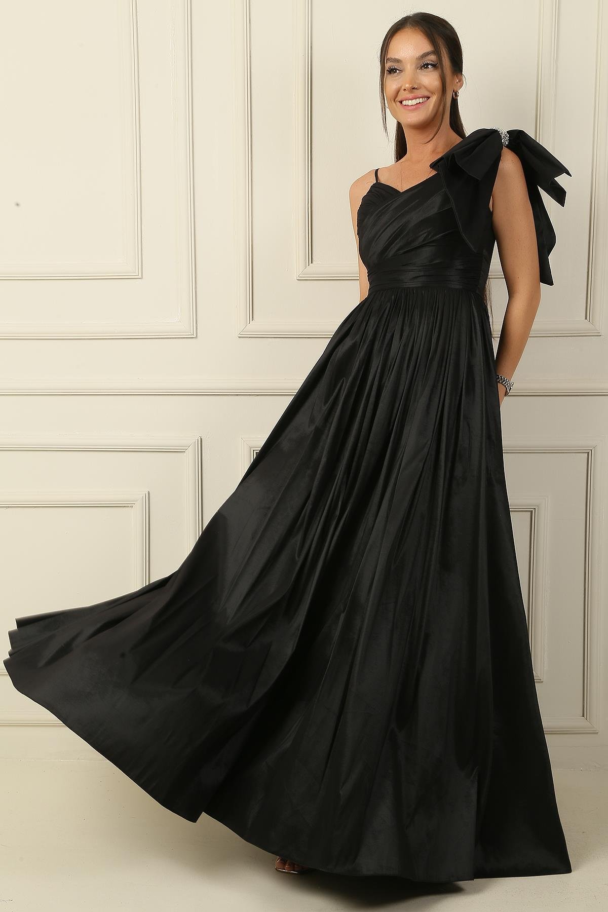 S-24Y4120003Tek Omuz Fiyonklu Önü Drapeli Astarlı Uzun Tafta Abiye Elbise