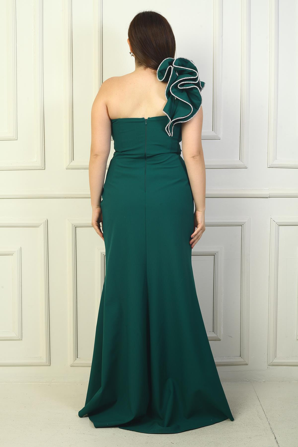 S-24Y4120006Tek Marul Omuzlu Astarlı Parlak Taş Detaylı Krep Balık Abiye Elbise