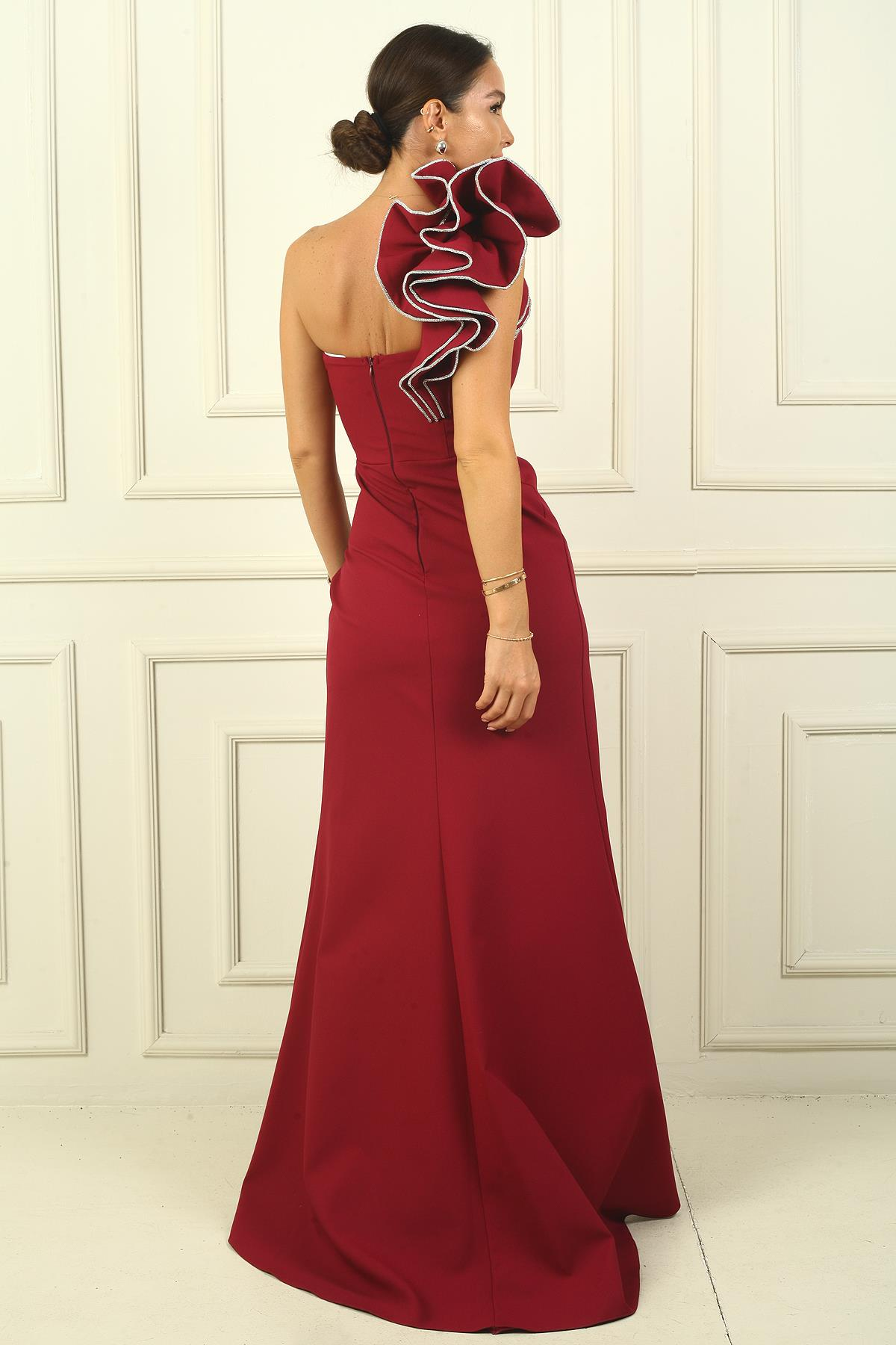 S-24Y4120006Tek Marul Omuzlu Astarlı Parlak Taş Detaylı Krep Balık Abiye Elbise