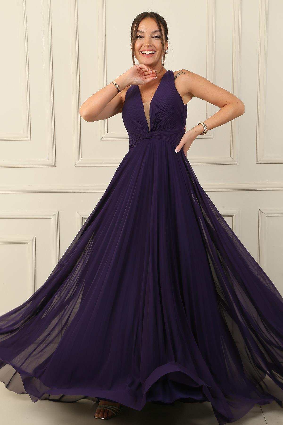 S-24Y4120007Sırt Dekolteli Önü Düğüm Detaylı Astarlı Pileli Uzun Şifon Abiye Elbise