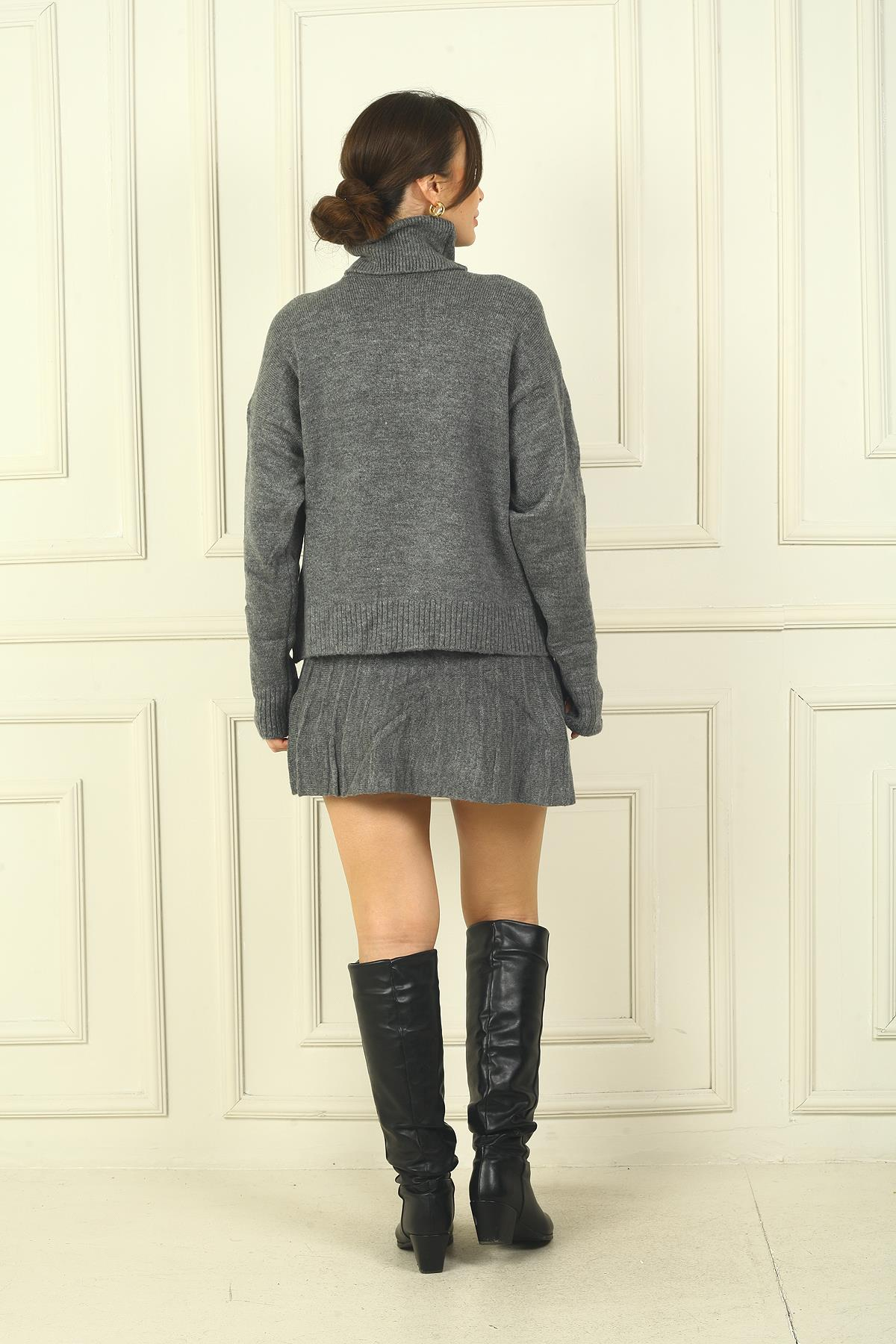 S-24Y4130003Kadın Boğazlı Uzun Kollu Kazak Beli Lastikli Kısa Etek 2'li Triko Takım