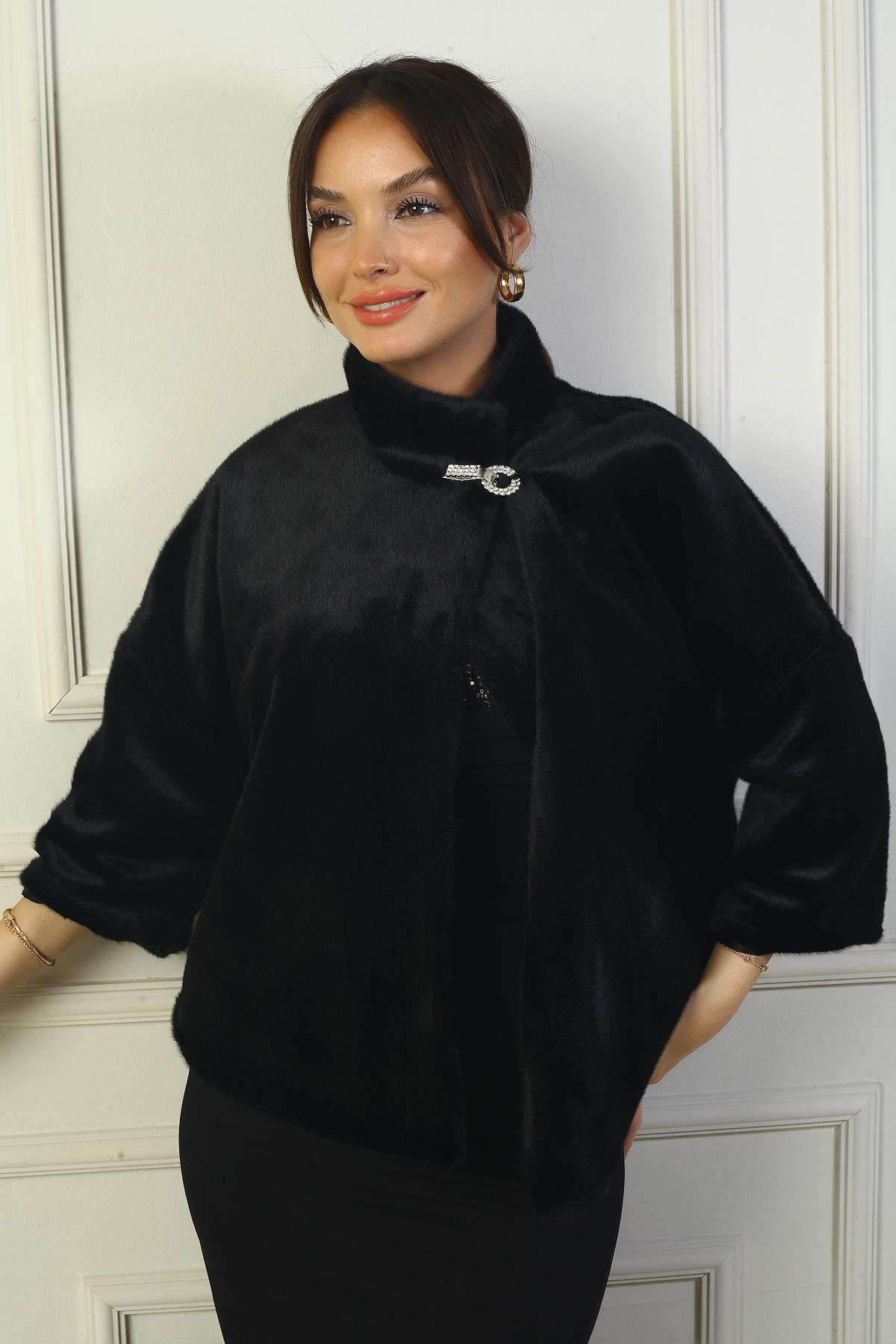 S-24Y4290001Kadın Taş Tokalı İçi Astarlı Kürk Ceket