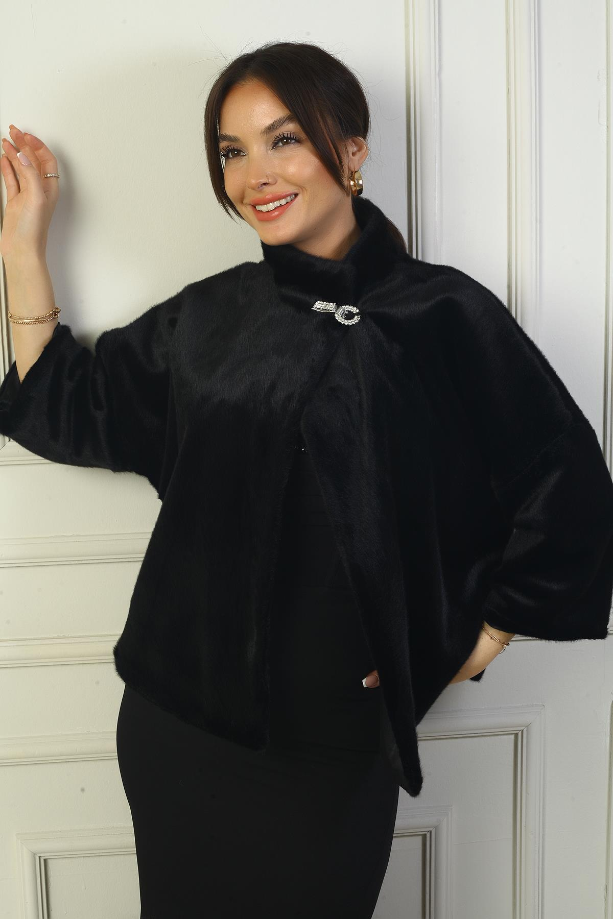 S-24Y4290001Kadın Taş Tokalı İçi Astarlı Kürk Ceket