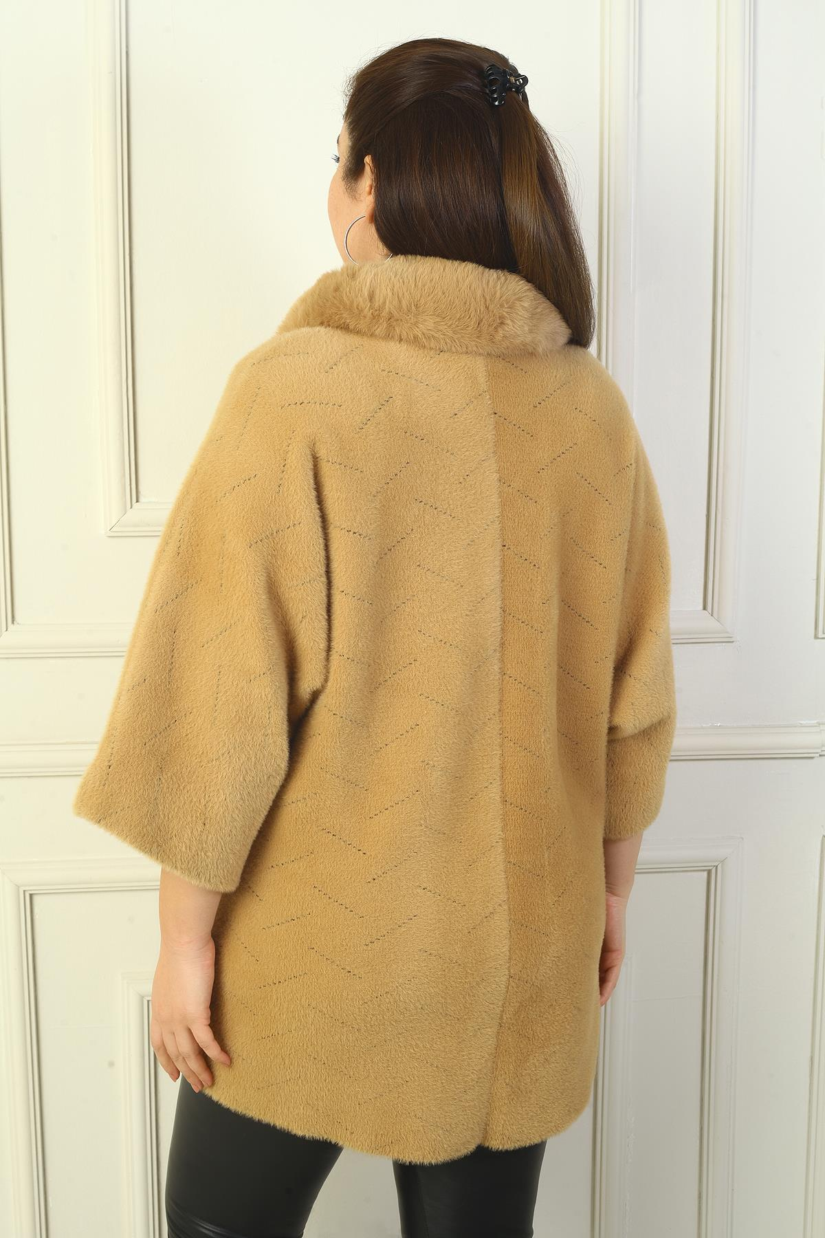 S-24Y4300005Kadın Seyyar Kürk Yaka Önü Çıtçıtlı Torba Cepli Beli Bağcıklı Büyük Beden Akrilik Hırka