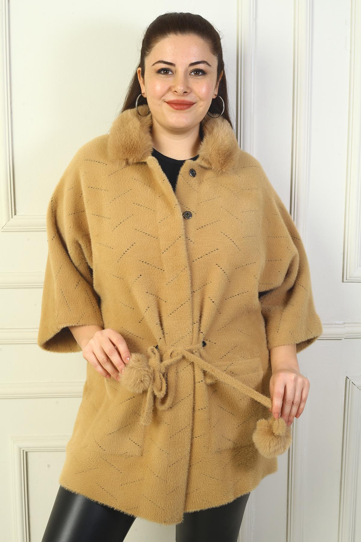 S-24Y4300005Kadın Seyyar Kürk Yaka Önü Çıtçıtlı Torba Cepli Beli Bağcıklı Büyük Beden Akrilik Hırka