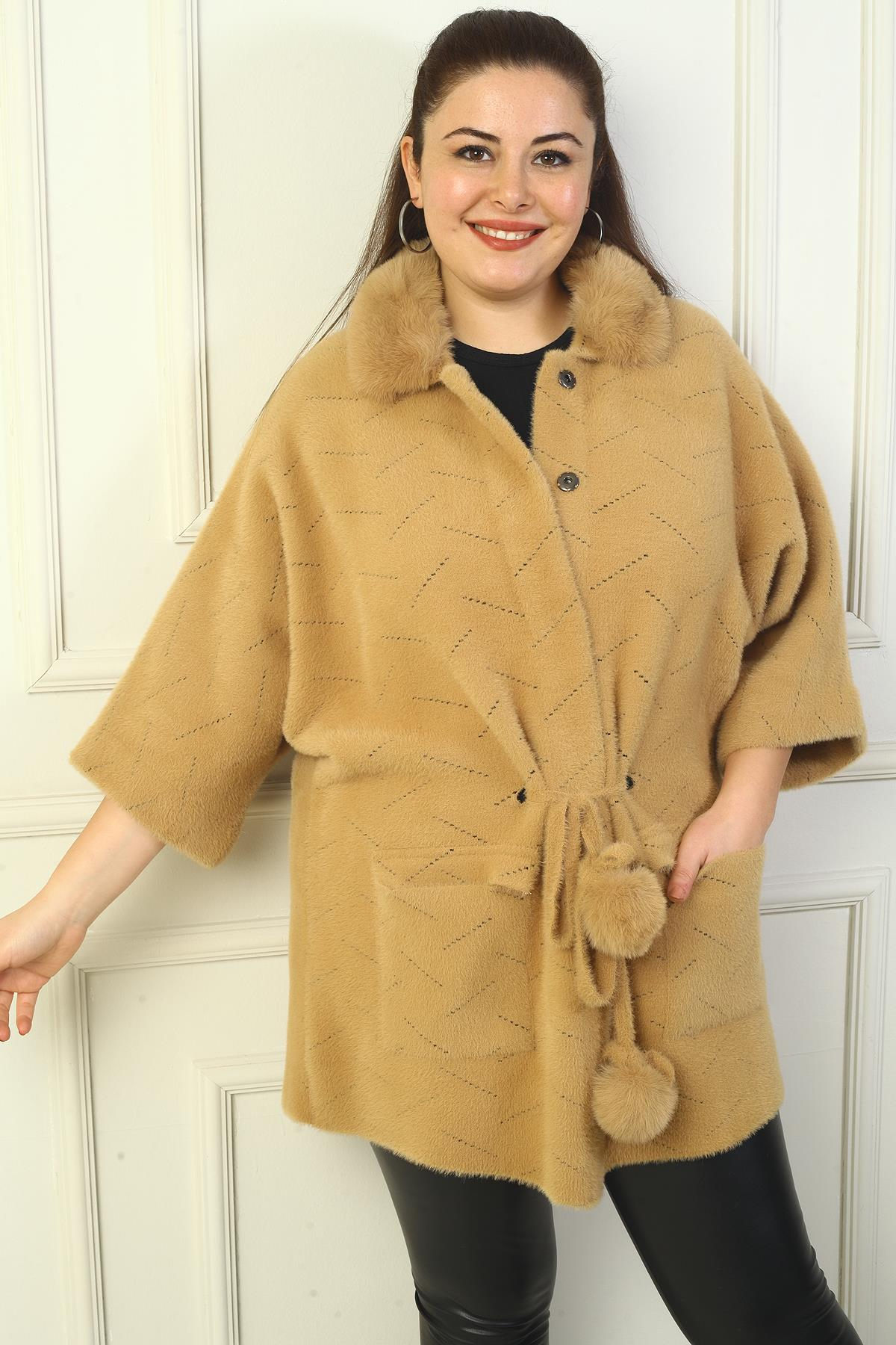 S-24Y4300005Kadın Seyyar Kürk Yaka Önü Çıtçıtlı Torba Cepli Beli Bağcıklı Büyük Beden Akrilik Hırka