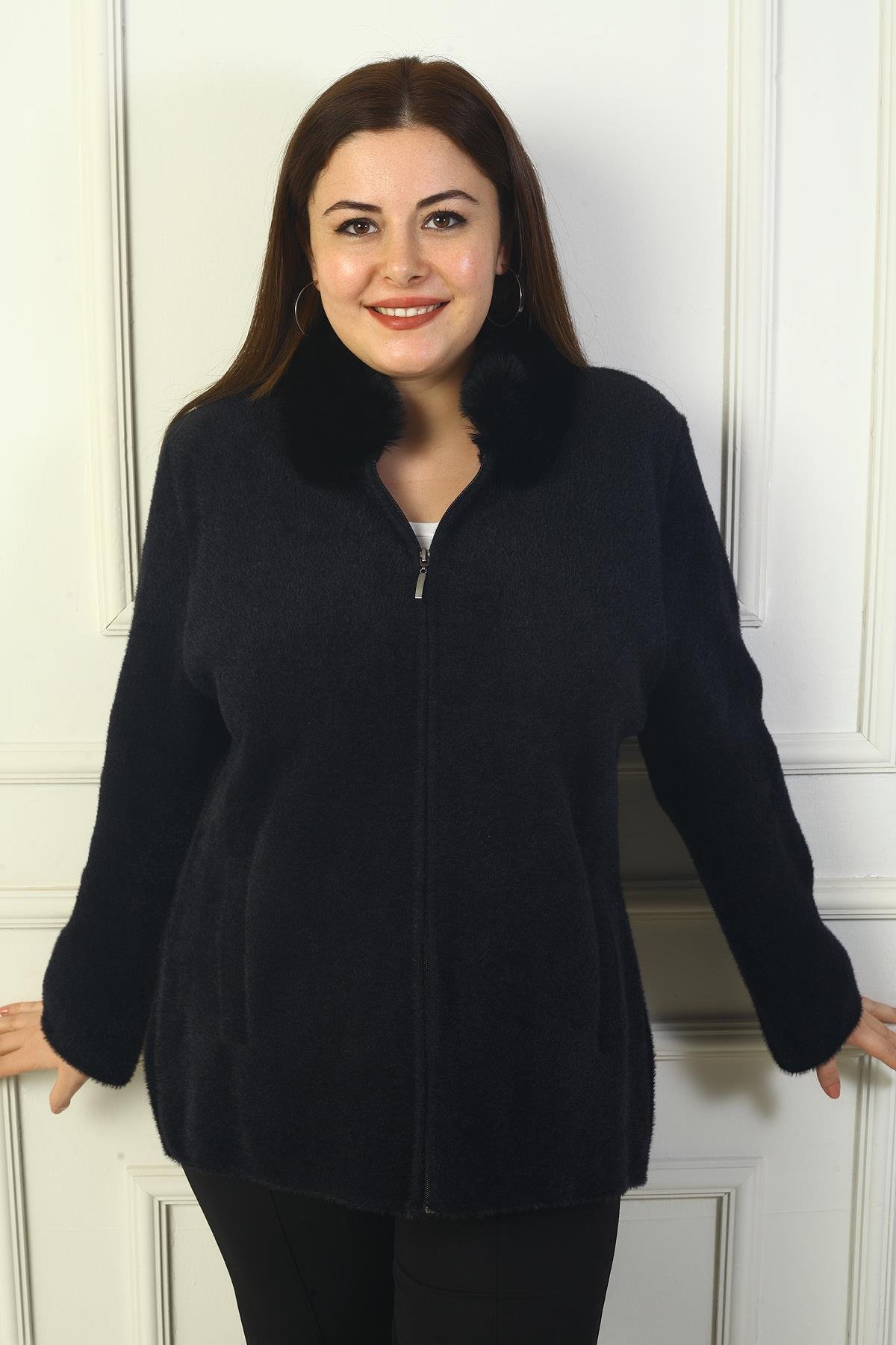 S-24Y4300008Kadın Seyyar Kürklü Yaka Önü Fermuarlı Yandan Cepli Büyük Beden Akrilik Ceket