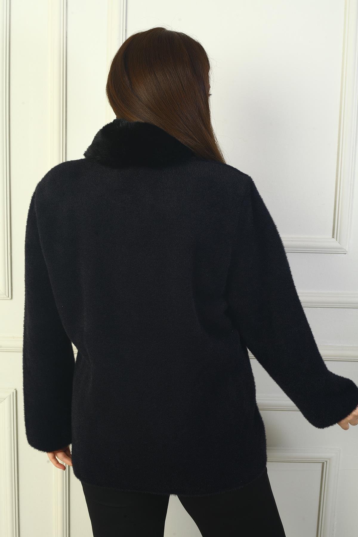 S-24Y4300008Kadın Seyyar Kürklü Yaka Önü Fermuarlı Yandan Cepli Büyük Beden Akrilik Ceket