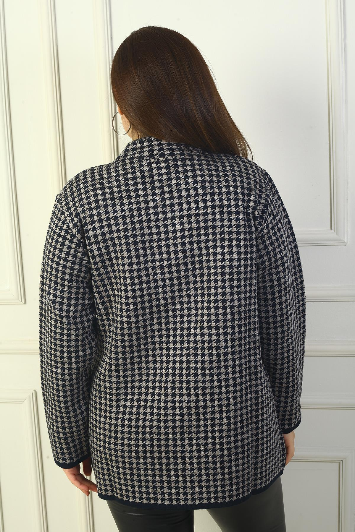 S-24Y4300011Kadın Önü Çıtçıtlı Cepleri Deri Detaylı Kazayağı Büyük Beden Akrilik Hırka