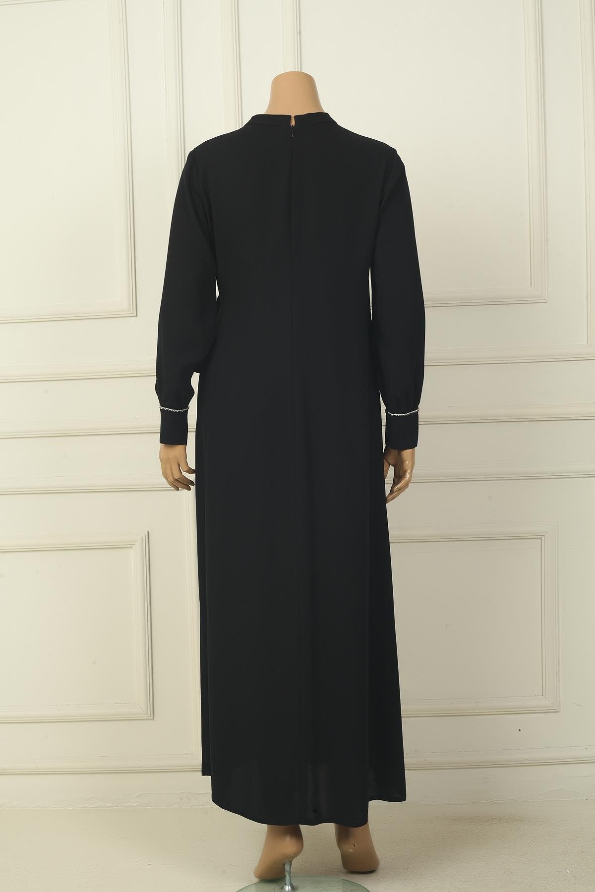 S-24Y4310001Kadın Kol Uçları Fermuarlı Taş Detaylı Yandan Bağlamalı Büyük Beden Uzun Krep Elbise