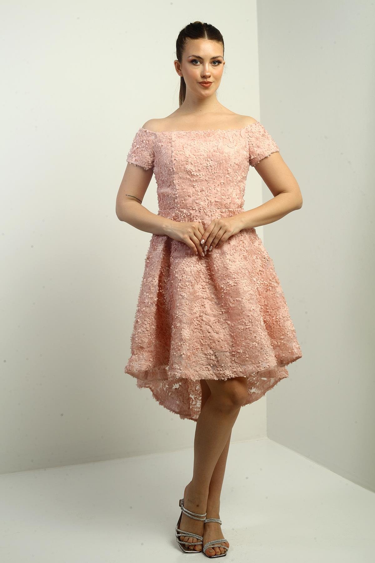 S-25K0130001Kadın Madonna Yaka Önü Kısa Arkası Uzun Astarlı 3 Boyut Çiçekli Elbise