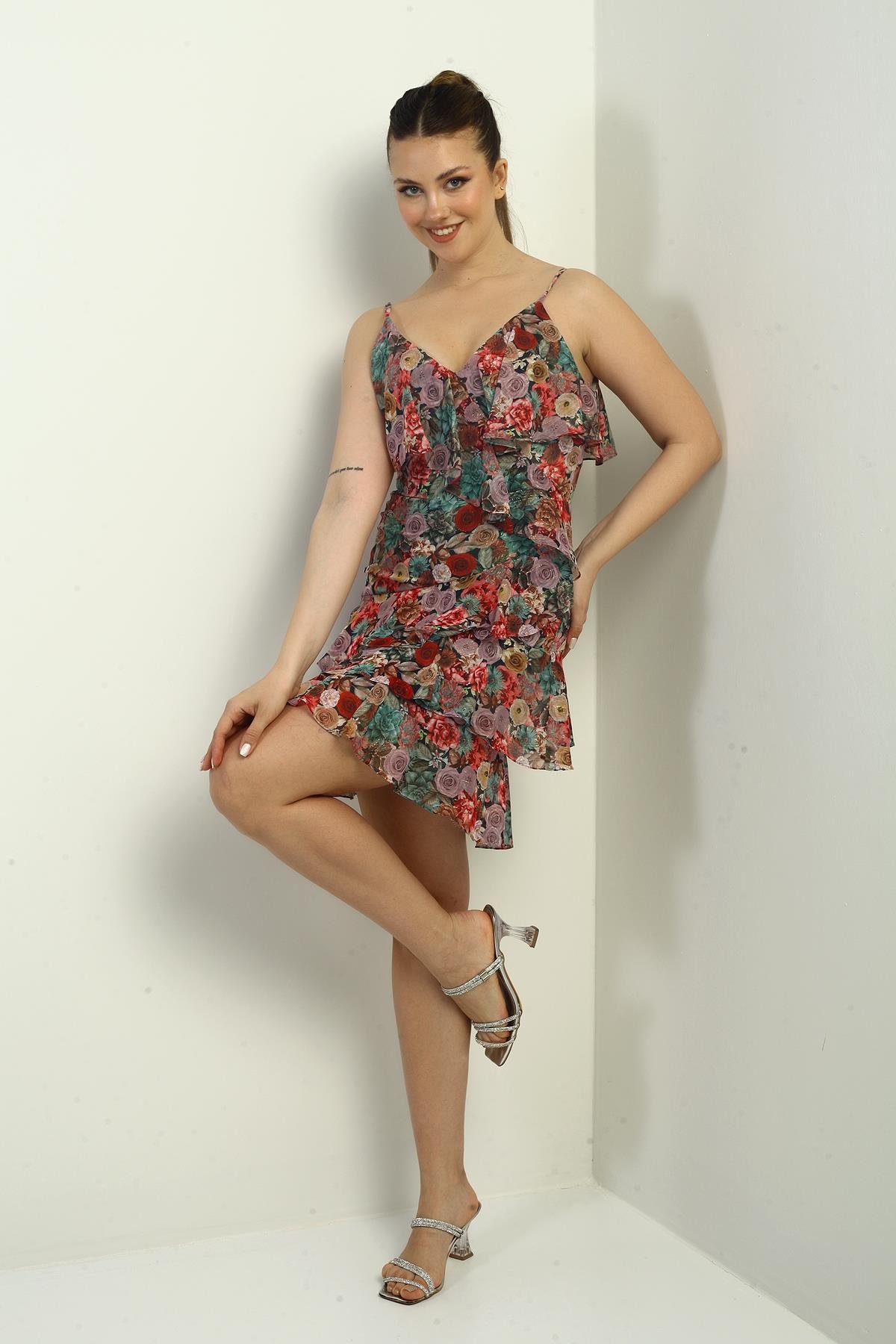 S-25K0130002Kadın İnce Askılı Göğüs Volanlı Eteği Katlı Astarlı Çiçek Desenli Kısa Şifon Elbise