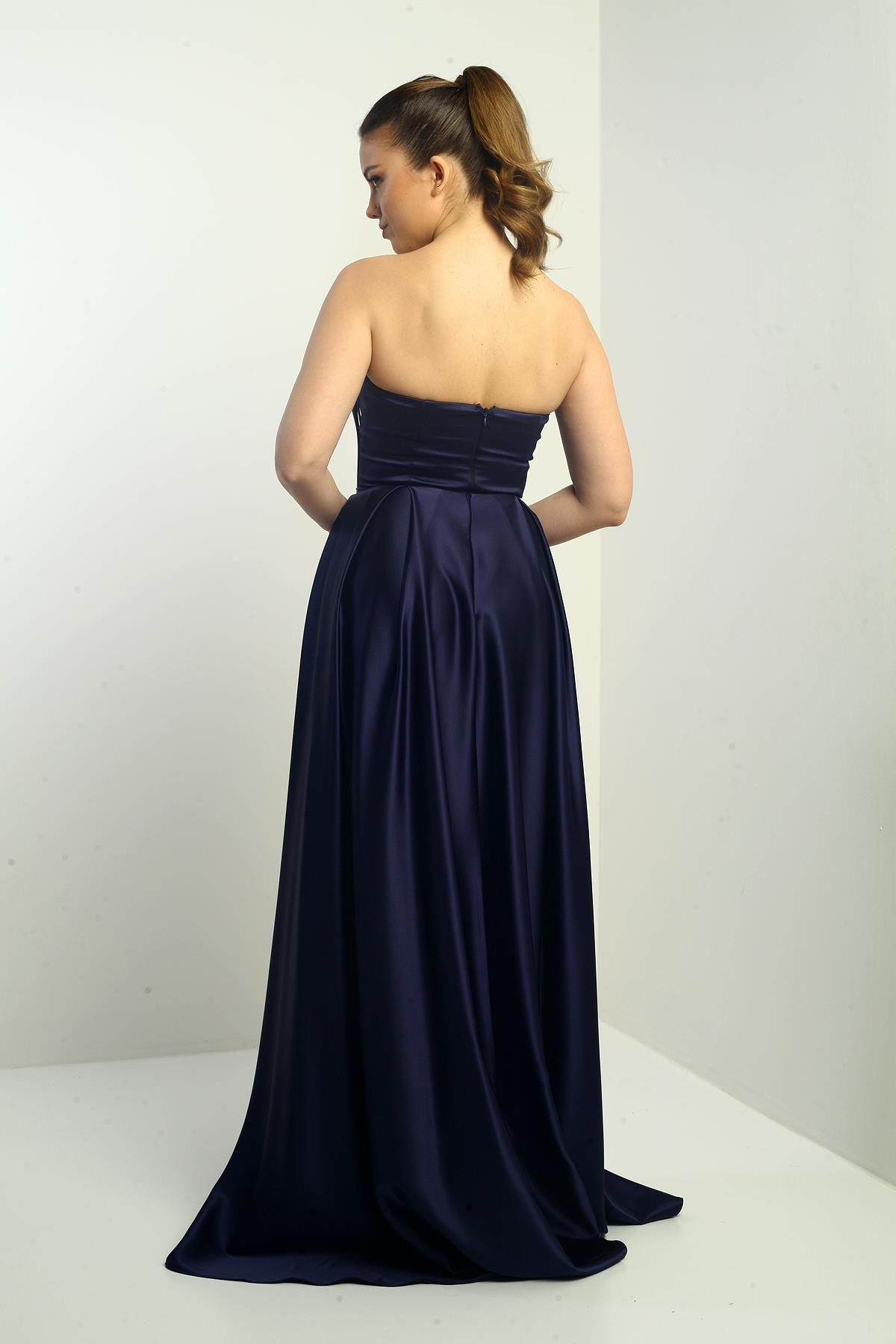 S-25K0230002Kadın Straplez Astarlı Önü Balen Biyeli Cepli Kloş Uzun Saten Abiye Elbise