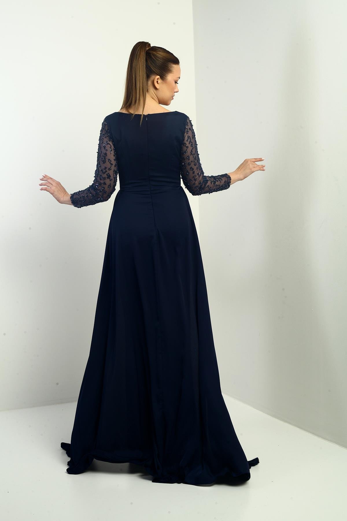 S-25K0230003Kadın Kare Yaka Astarlı Kolu Boncuklu Geniş Beden Aralıklı Krep Saten Uzun Abiye Elbise