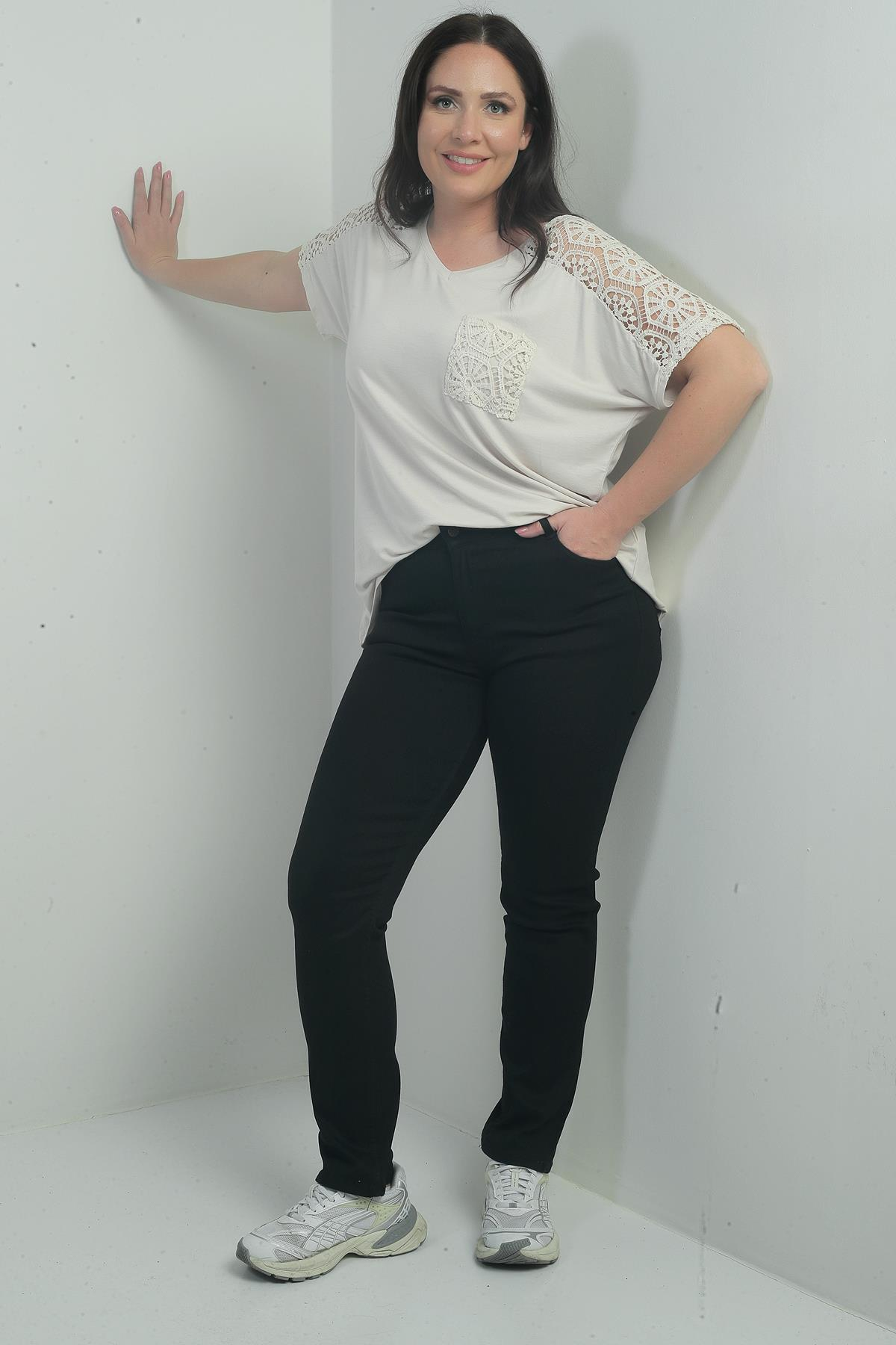 S-25K1060001Kadın Yüksek Bel Boru Paça Büyük Beden Likralı Kot Pantolon