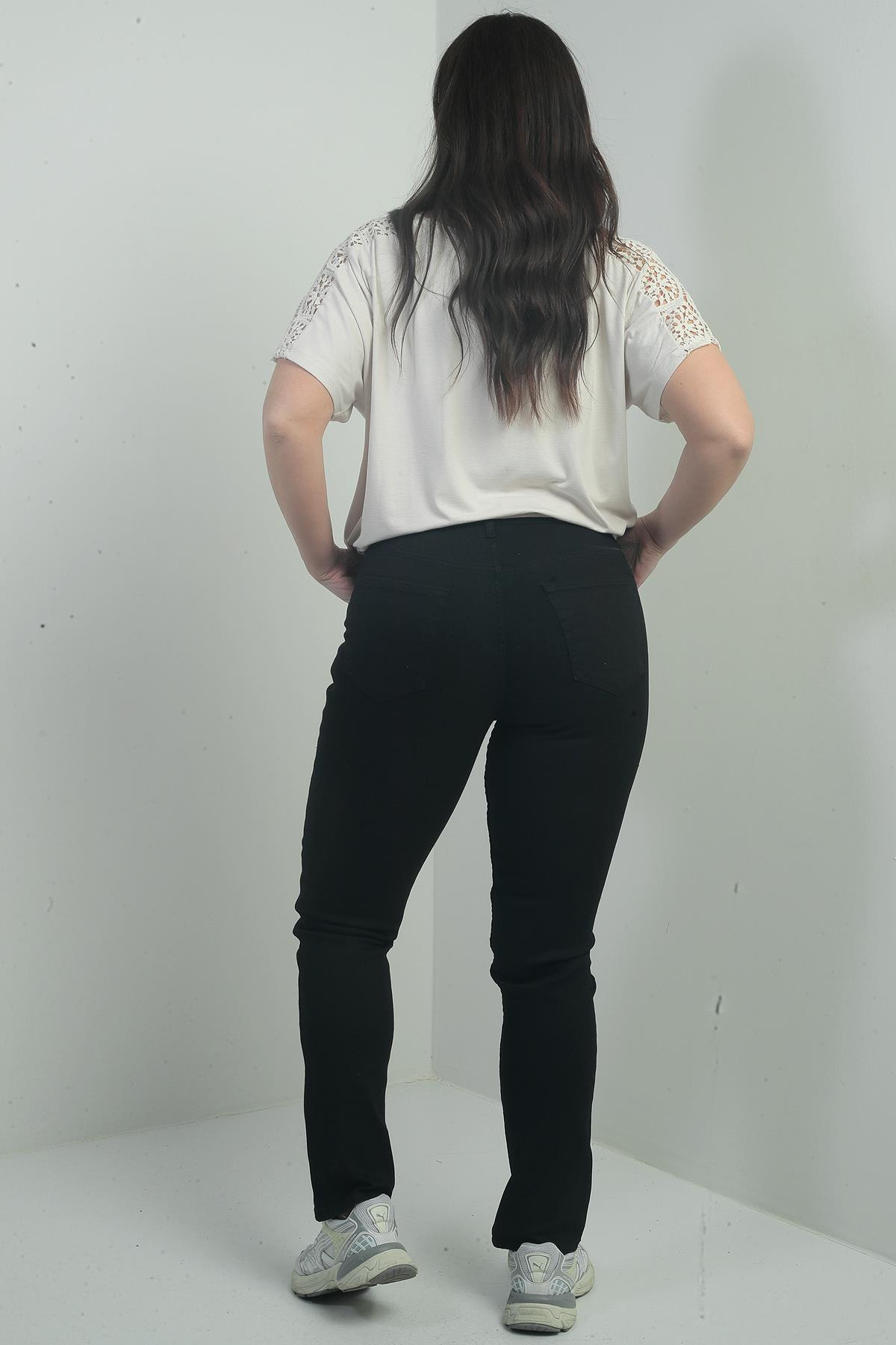 S-25K1060001Kadın Yüksek Bel Boru Paça Büyük Beden Likralı Kot Pantolon