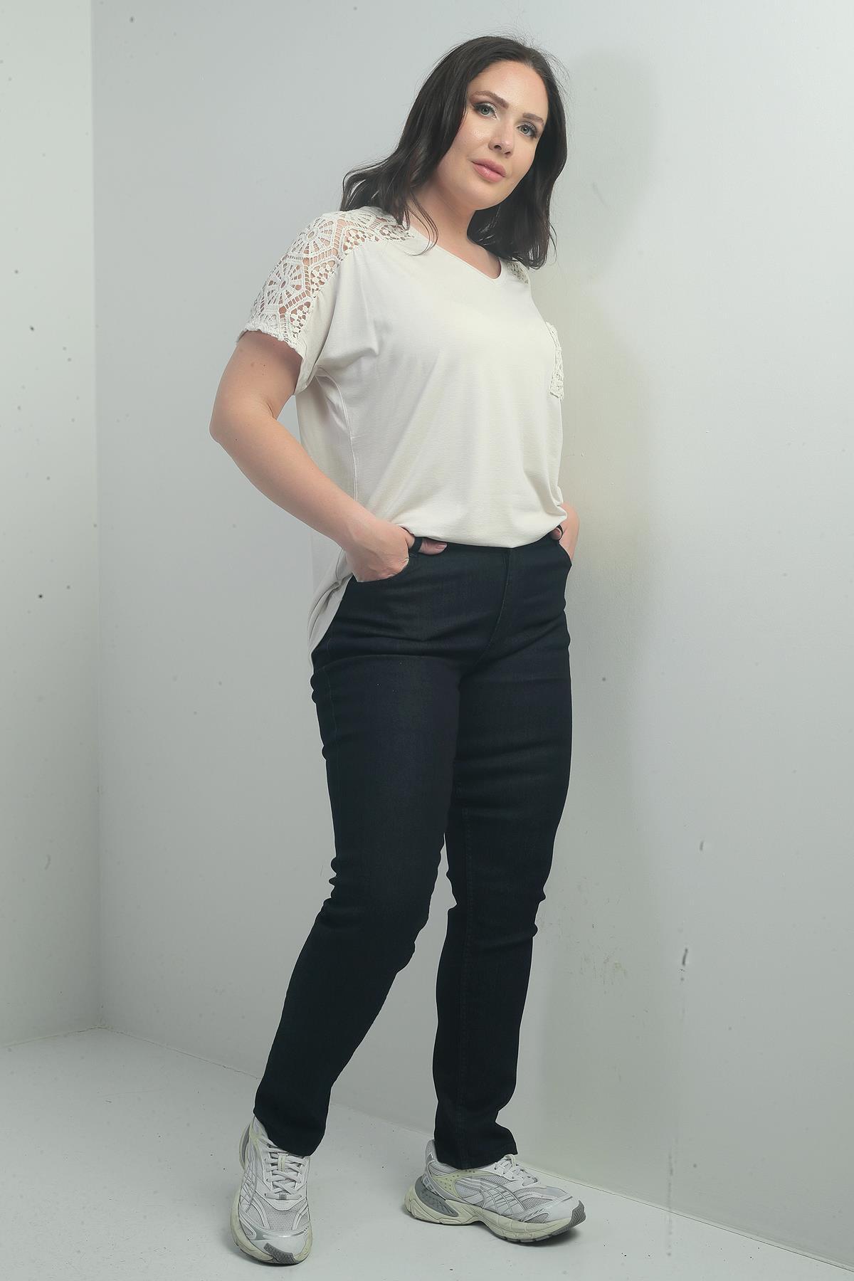 S-25K1060002Kadın Yüksek Bel Boru Paça Likralı Büyük Beden Kot Pantolon