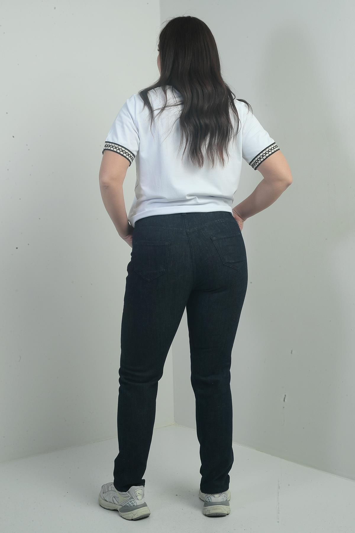 S-25K1060003Kadın Yüksek Bel Boru Paça Likralı Büyük Beden Kot Pantolon