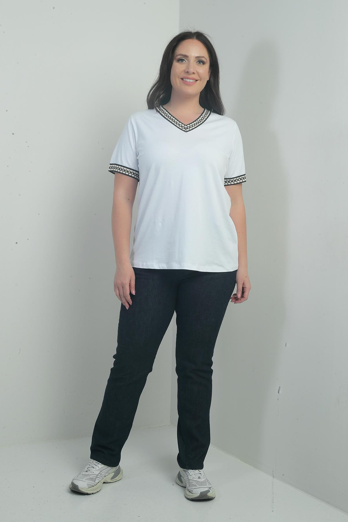 S-25K1060003Kadın Yüksek Bel Boru Paça Likralı Büyük Beden Kot Pantolon