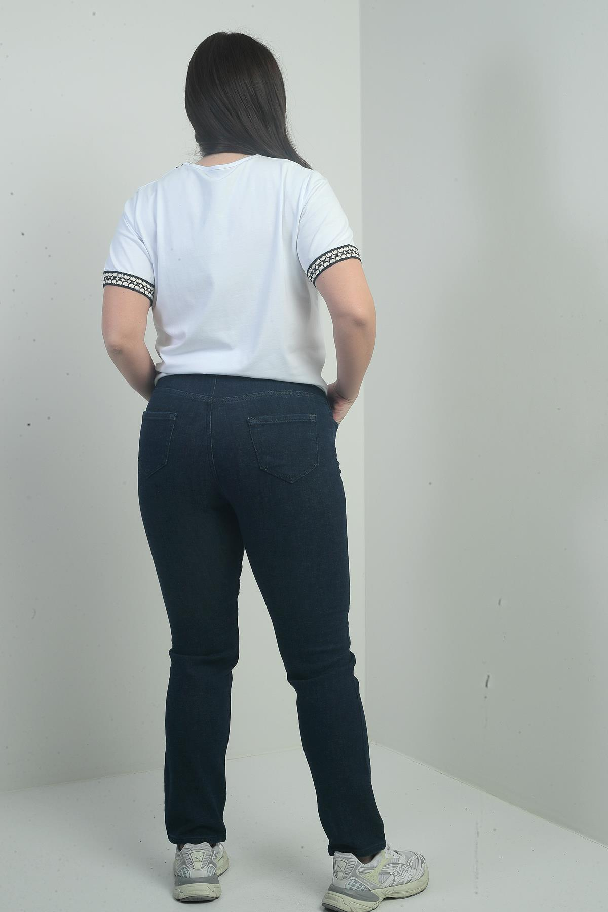 S-25K1060003Kadın Yüksek Bel Boru Paça Likralı Büyük Beden Kot Pantolon