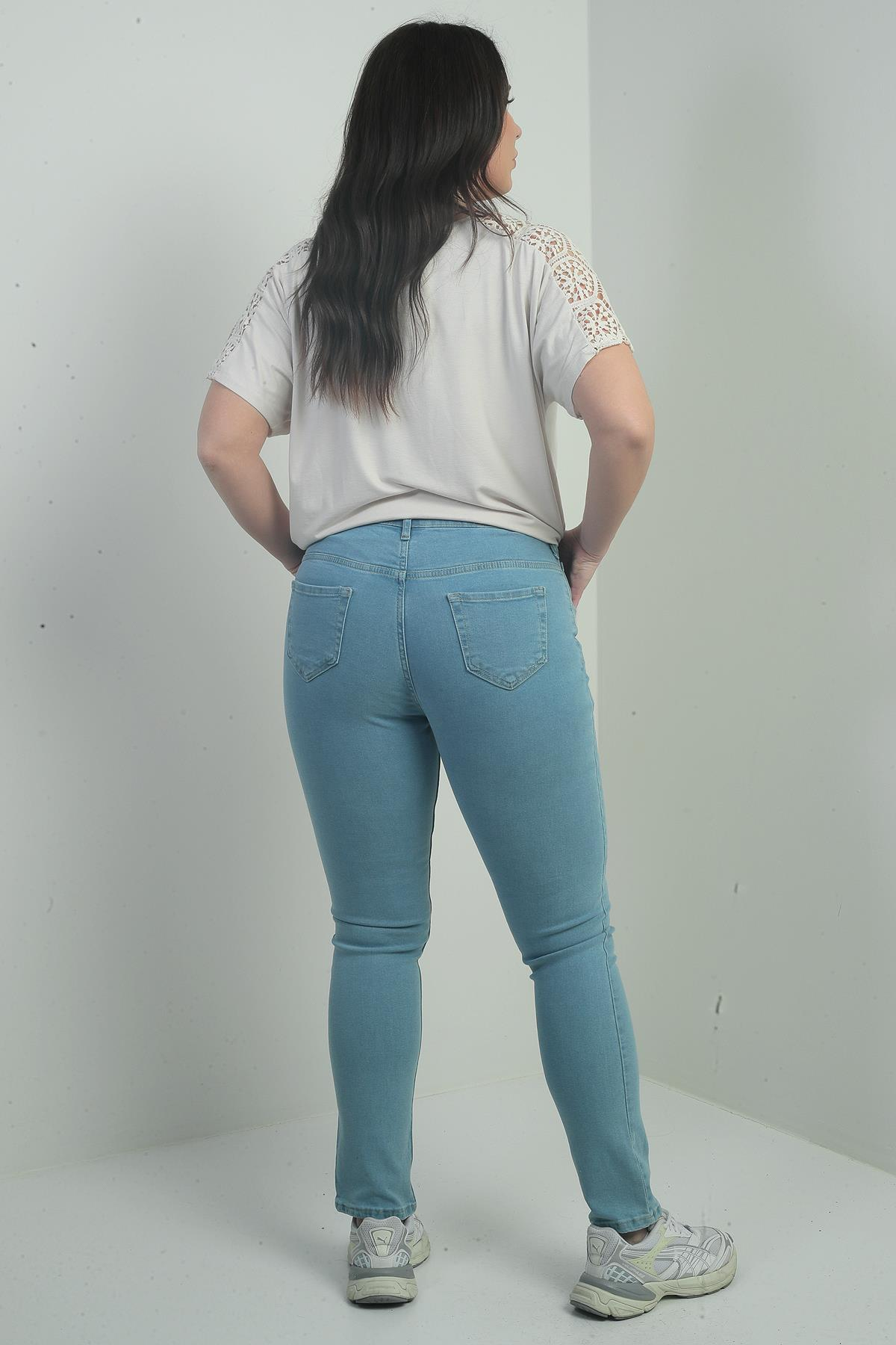 S-25K1060004Kadın Yüksek Bel Boru Paça Likralı Büyük Beden Kot Pantolon