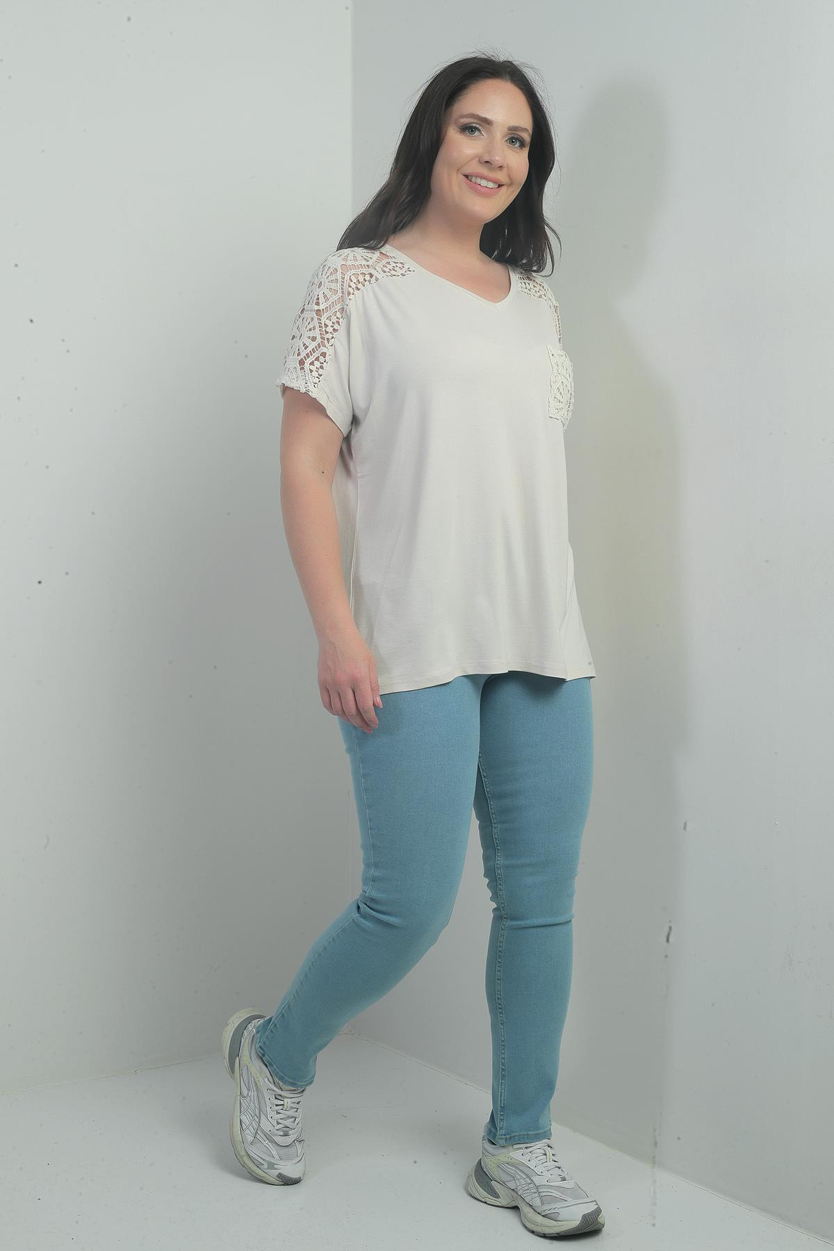 S-25K1060004Kadın Yüksek Bel Boru Paça Likralı Büyük Beden Kot Pantolon