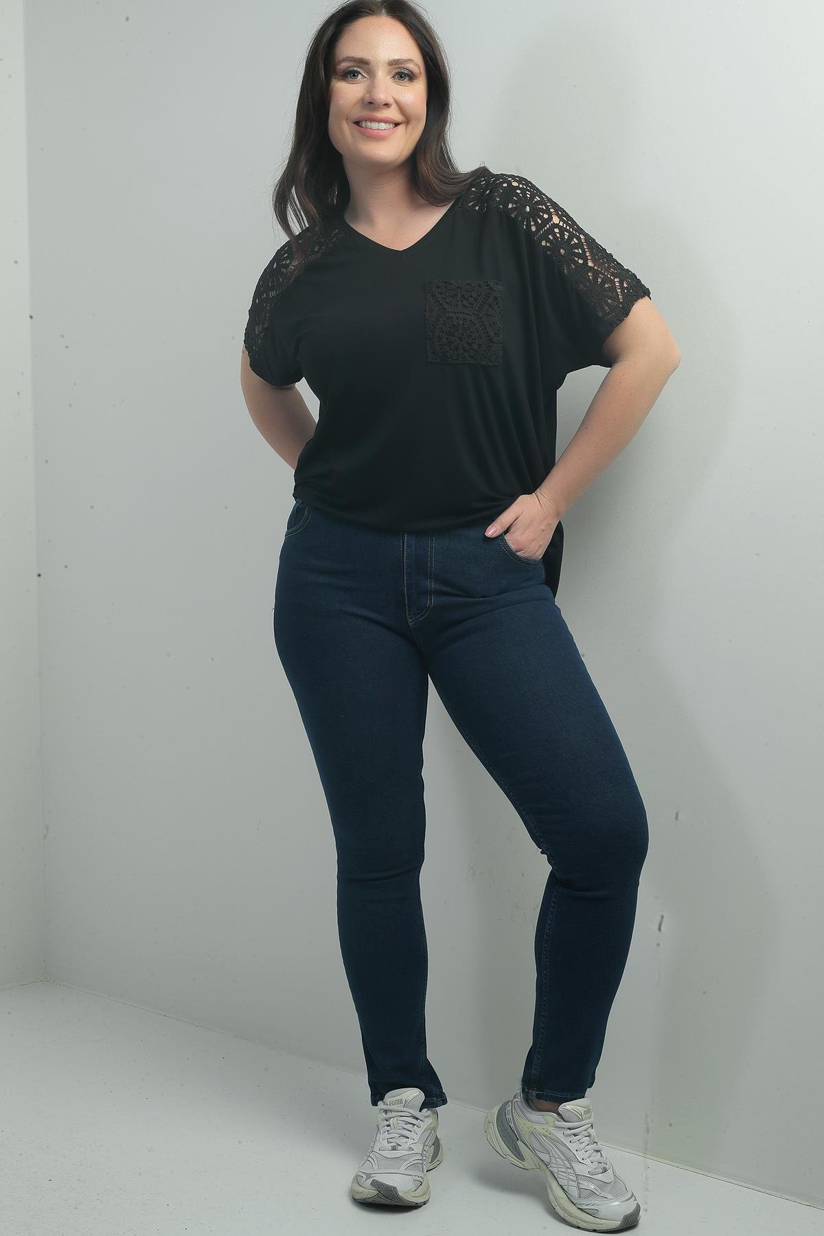 S-25K1060004Kadın Yüksek Bel Boru Paça Likralı Büyük Beden Kot Pantolon