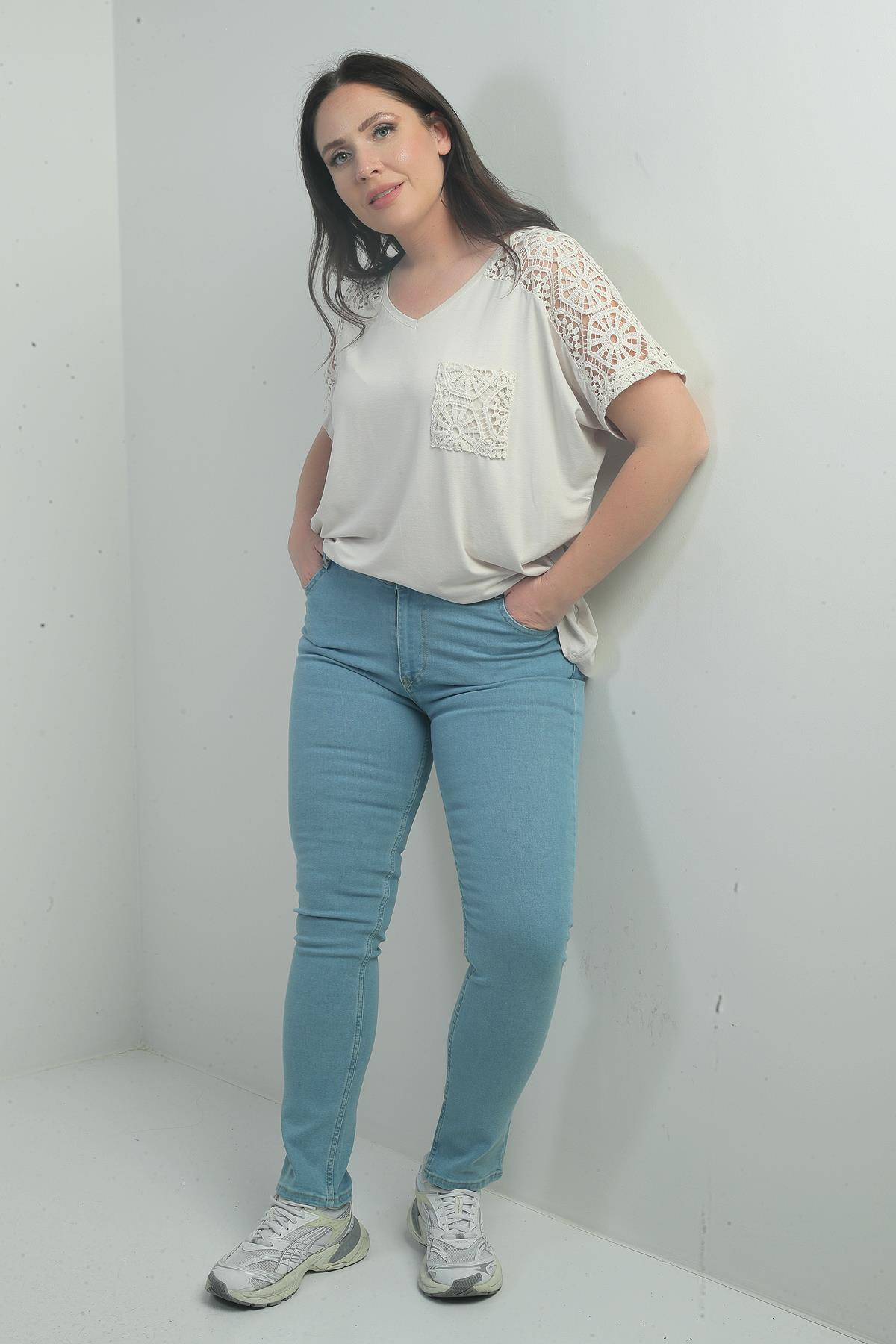 S-25K1060004Kadın Yüksek Bel Boru Paça Likralı Büyük Beden Kot Pantolon