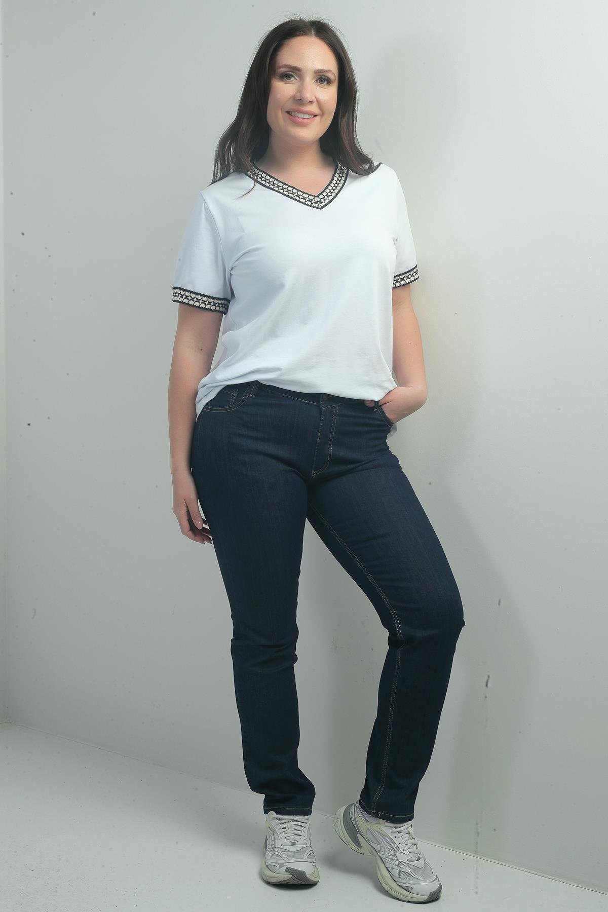 S-25K1060006Kadın Yüksek Bel Boru Paça Büyük Beden Taşlanmış Kot Pantolon