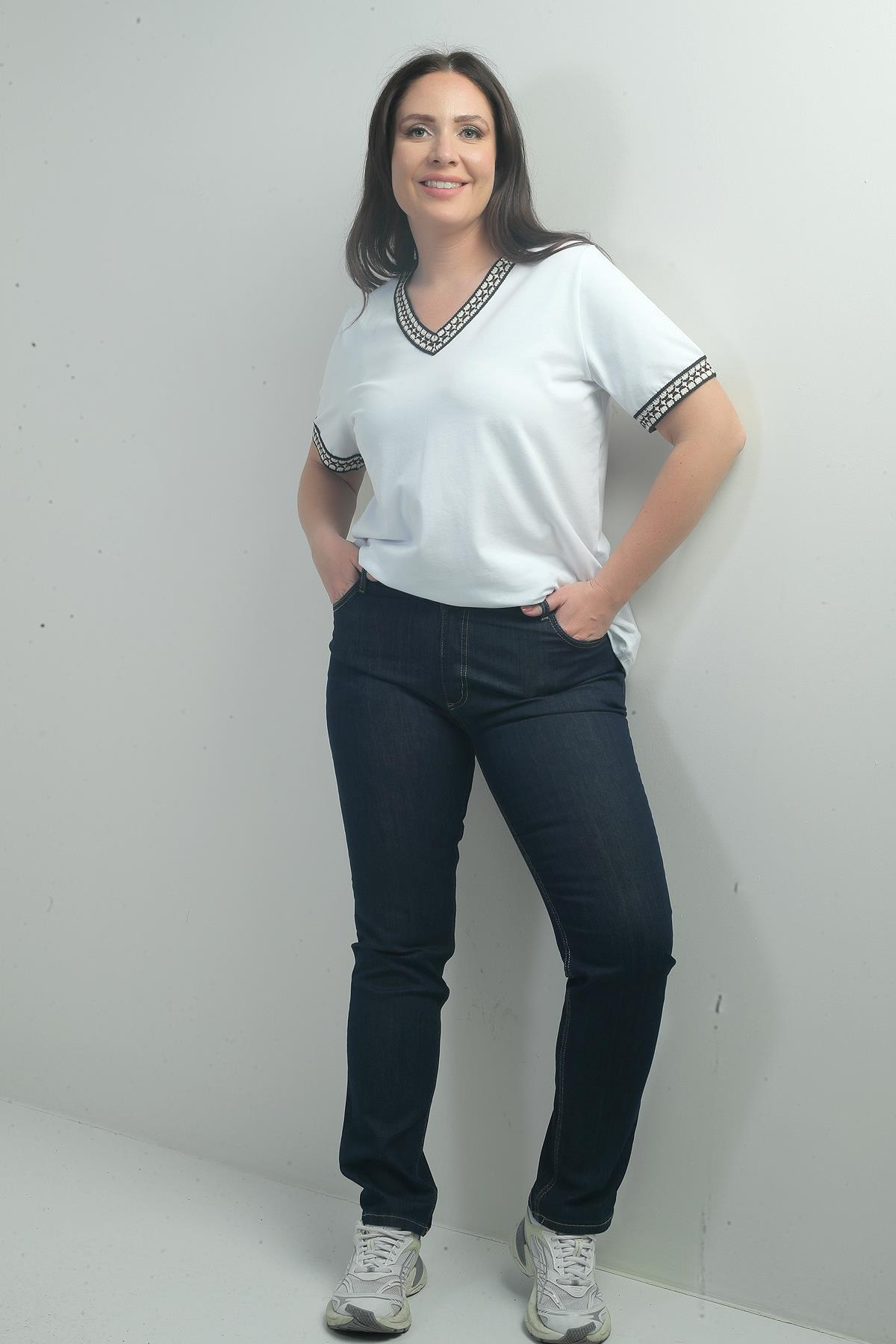 S-25K1060006Kadın Yüksek Bel Boru Paça Büyük Beden Taşlanmış Kot Pantolon