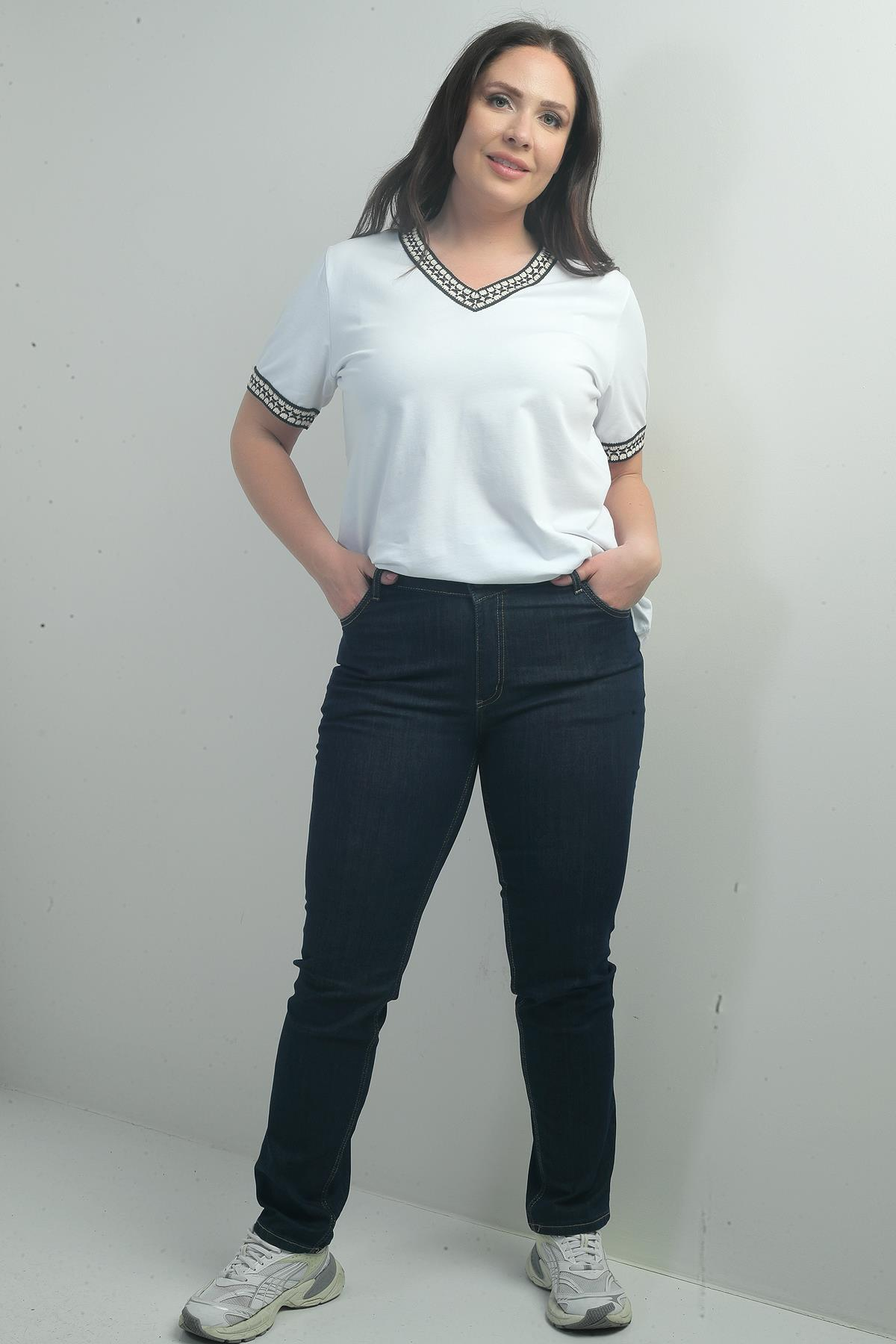 S-25K1060006Kadın Yüksek Bel Boru Paça Büyük Beden Taşlanmış Kot Pantolon