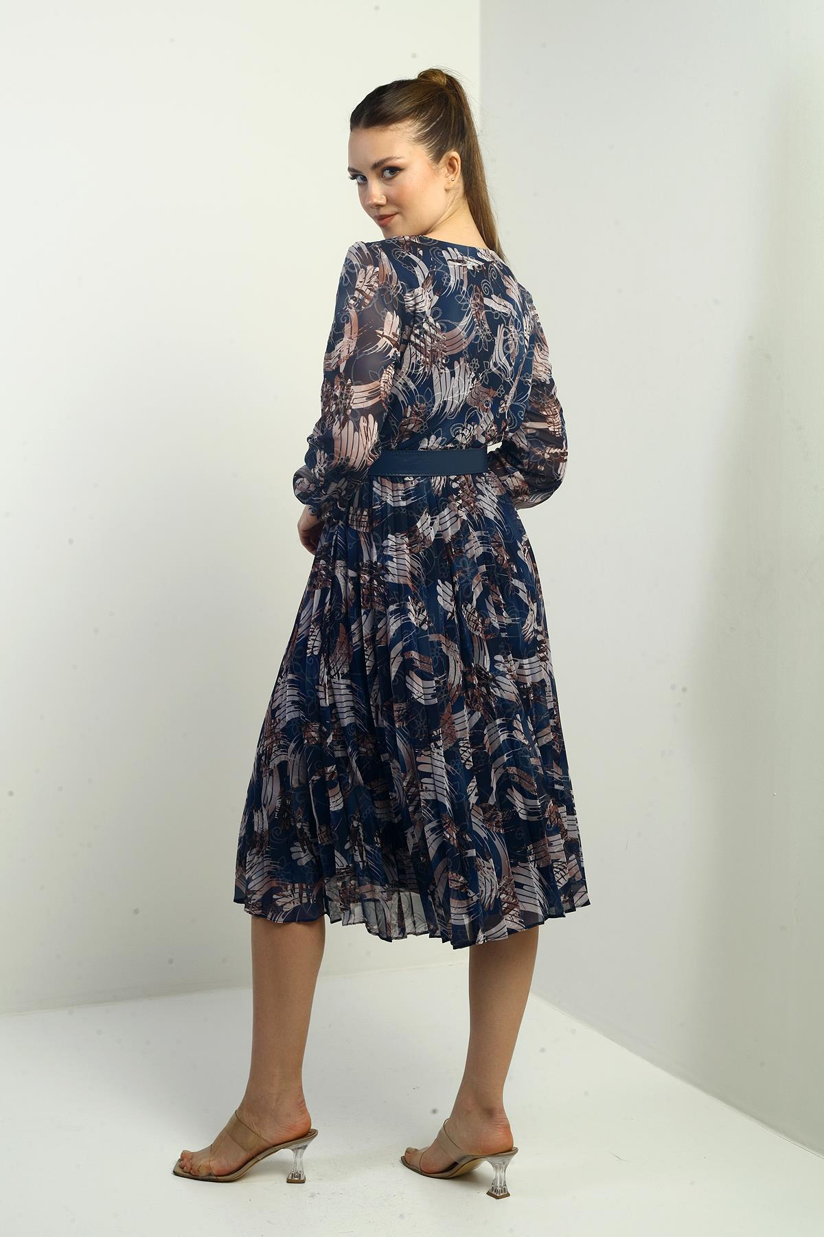 S-25K1520002Kadın Kruvaze Yaka Beli Kemerli Astarlı Pileli Desenli Midi Şifon Elbise