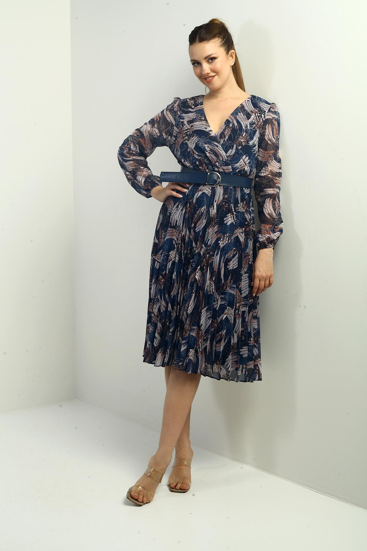 S-25K1520002Kadın Kruvaze Yaka Beli Kemerli Astarlı Pileli Desenli Midi Şifon Elbise