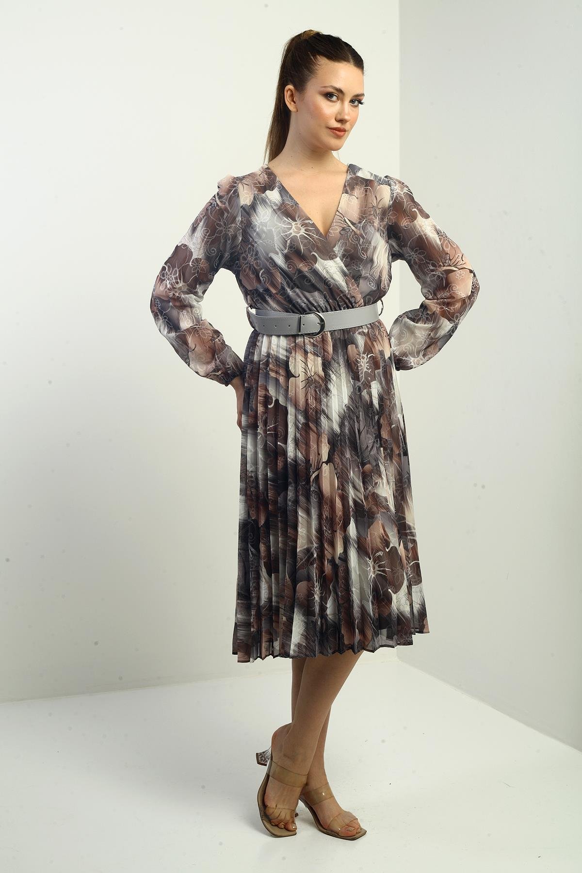 S-25K1520003Kadın Kruvaze Yaka Beli Kemerli Astarlı Çiçek Desenli Pileli Midi Şifon Elbise