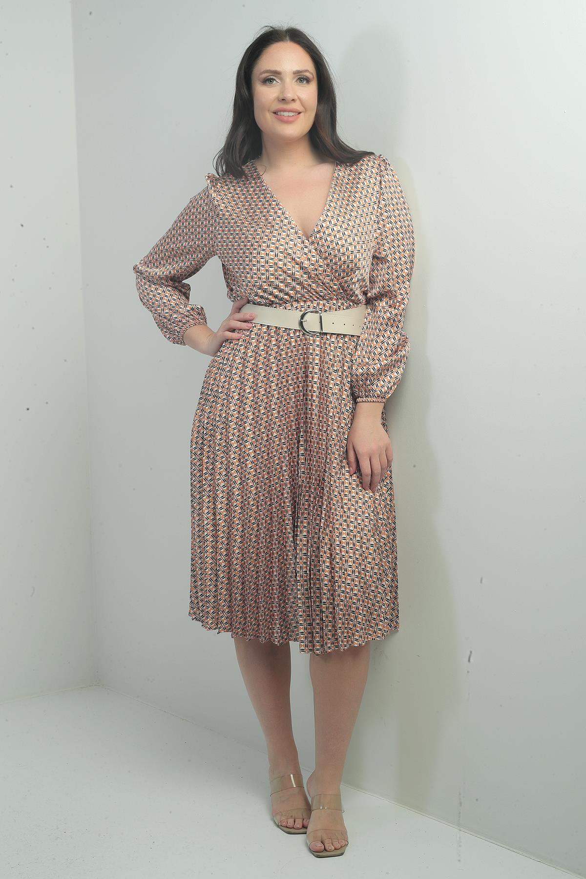 S-25K1520004Kadın Kruvaze Yaka Beli Kemerli Astarlı Desenli Pileli Midi Saten B.B Elbise