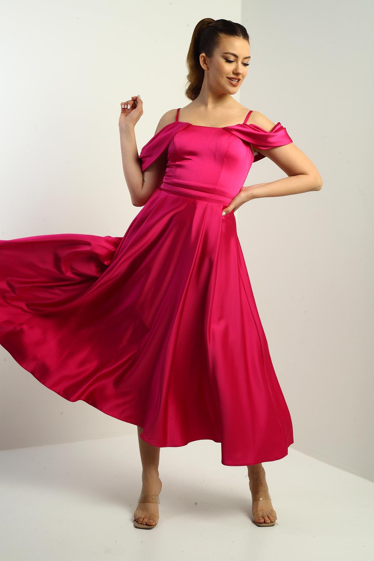 S-25K3050004Kadın İp Askılı Düşük Kollu Astarlı Pileli Saten Kloş Uzun Elbise