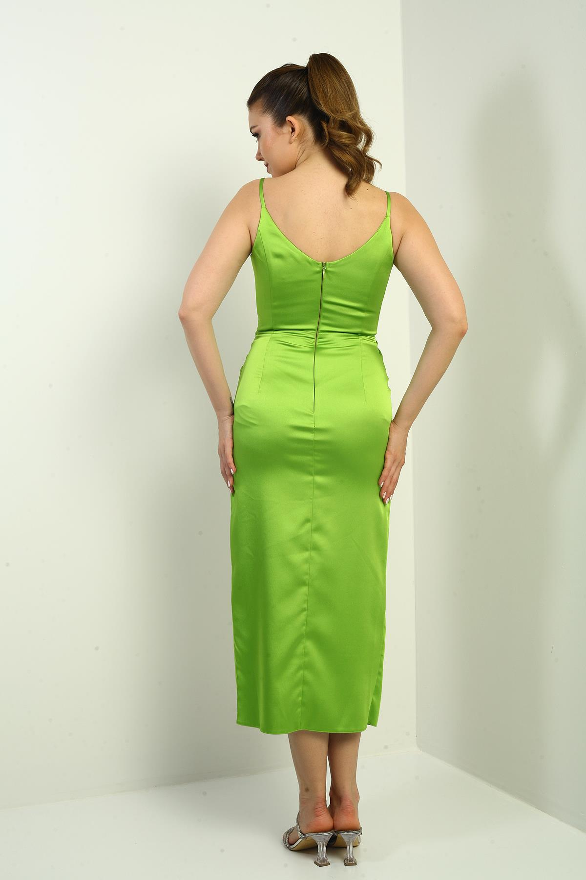 S-25K3050005Kadın İp Askılı Kruvaze Yaka Astarlı Drapeli Saten Elbise